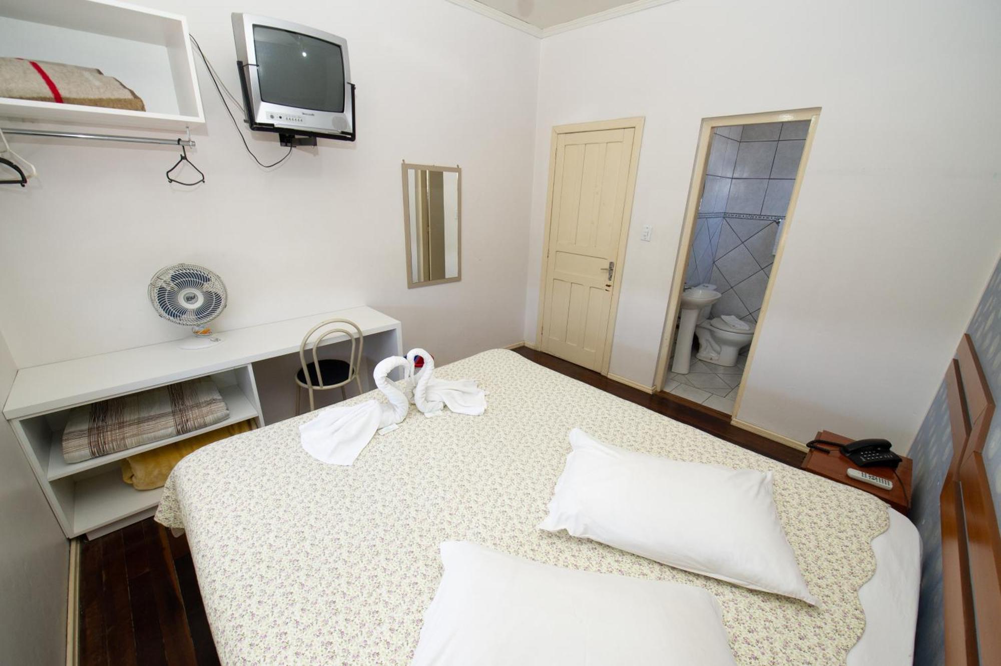 Simple Double Bed Room
