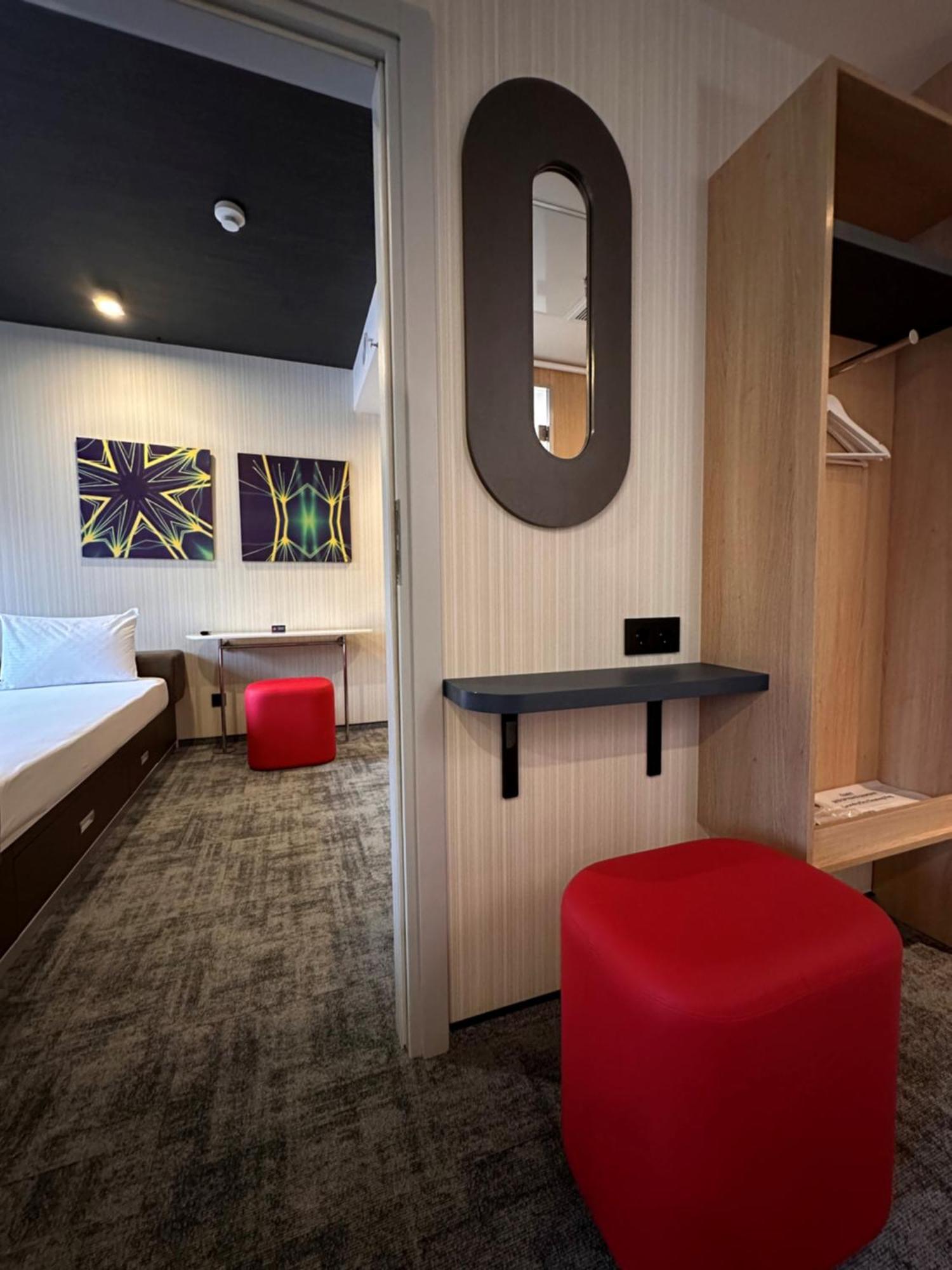 Deluxe Double Room Shower