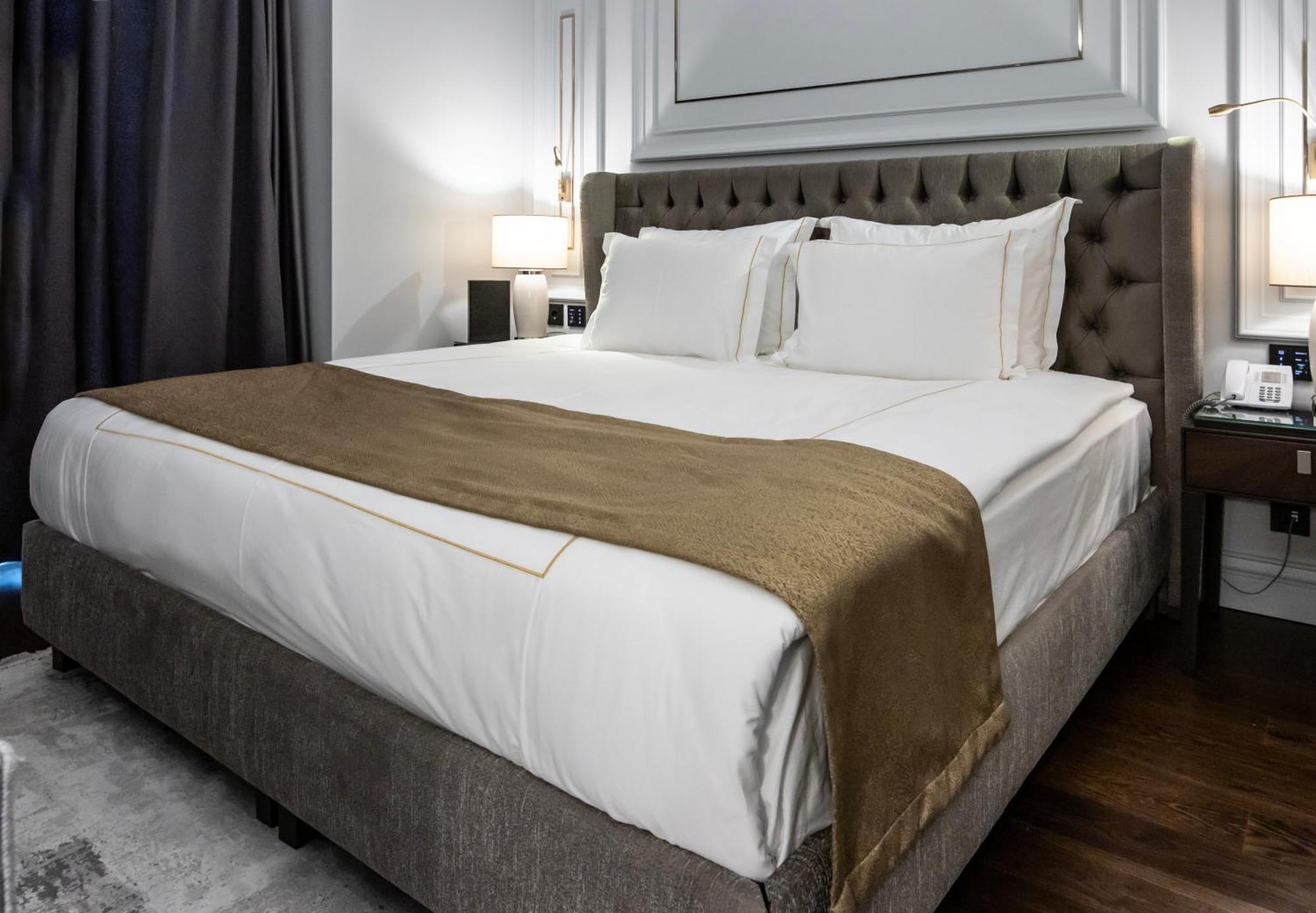 Prestige Deluxe King Room City View