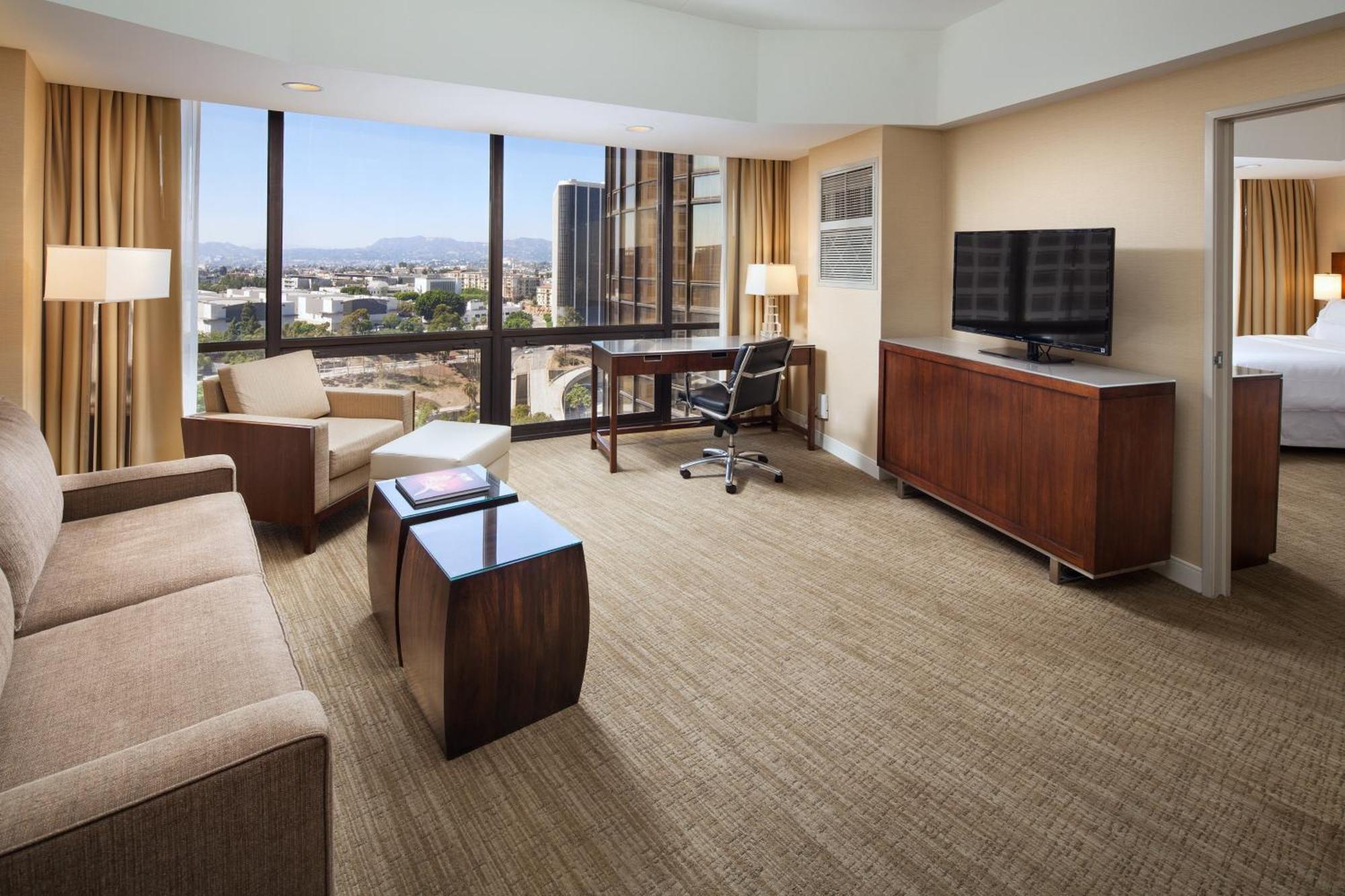 1 Bedroom Suite, 1 King, City view, Green Tower,1706072552:JPEG