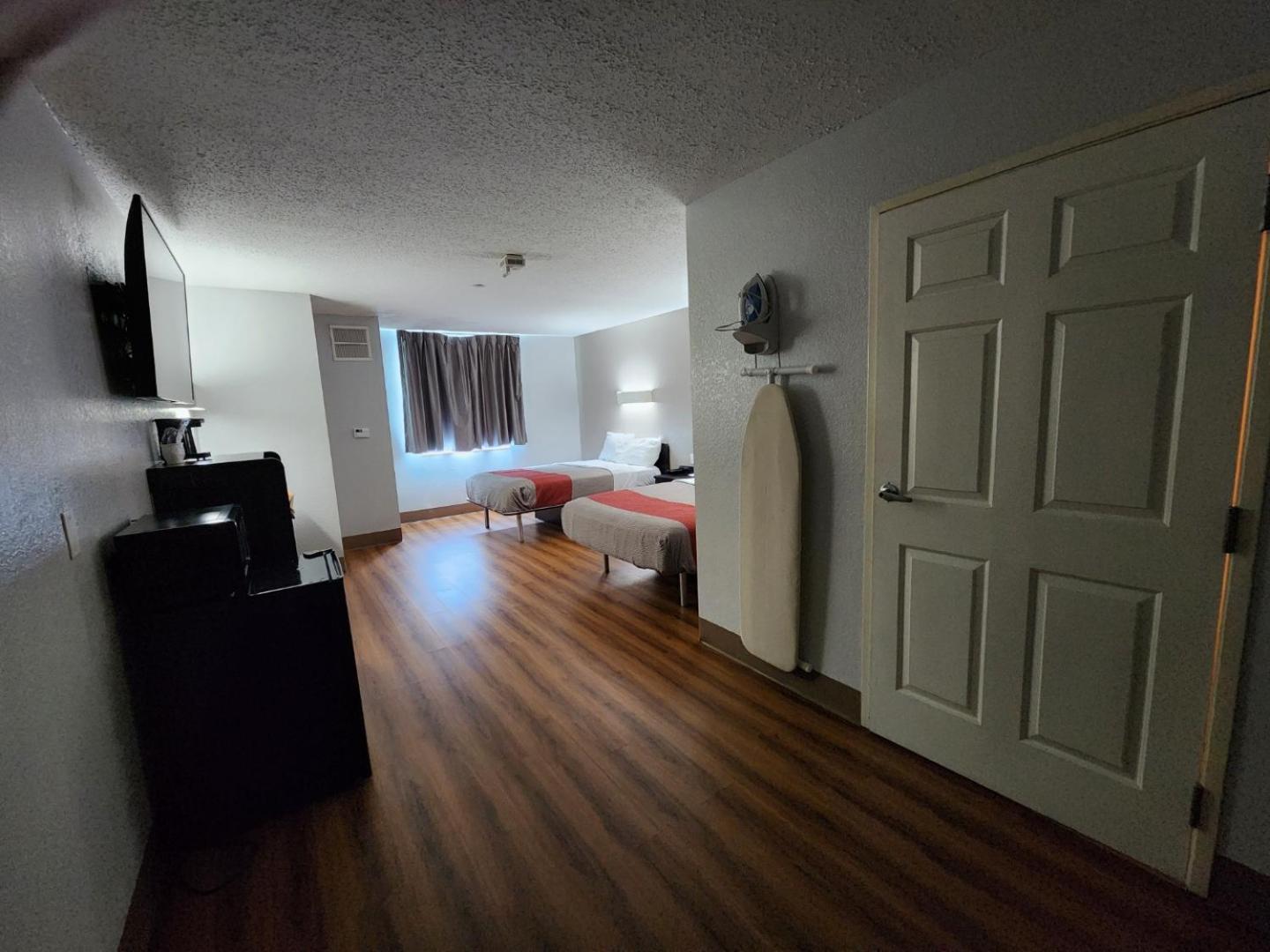 1 Full Bed | ADA or RI Shower or Premium or Micfridge