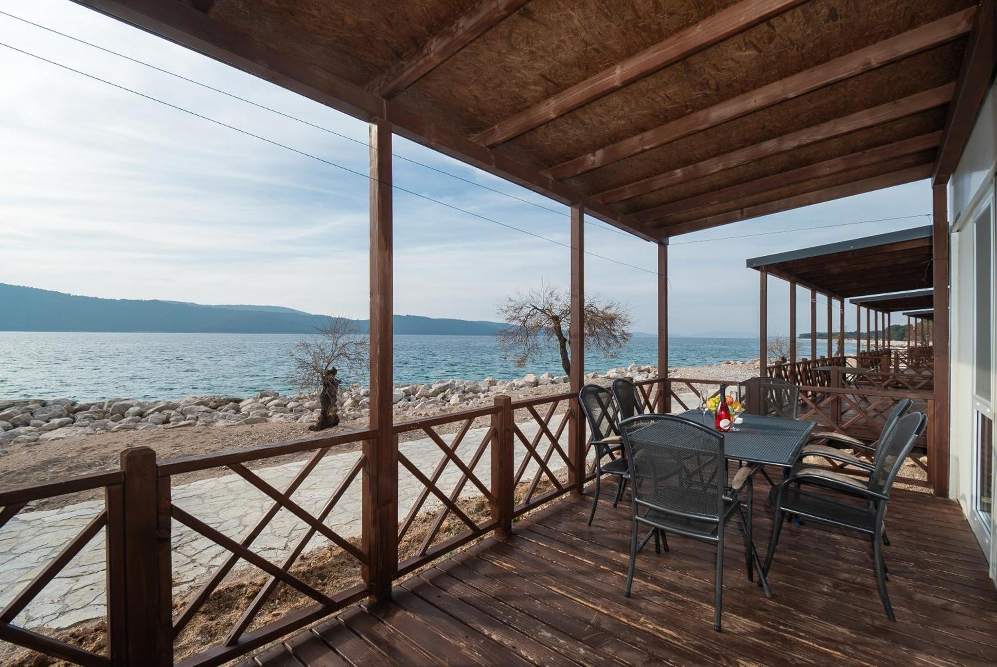 Premium Beach Two-Bedroom Mobile Home Terrace Sea View