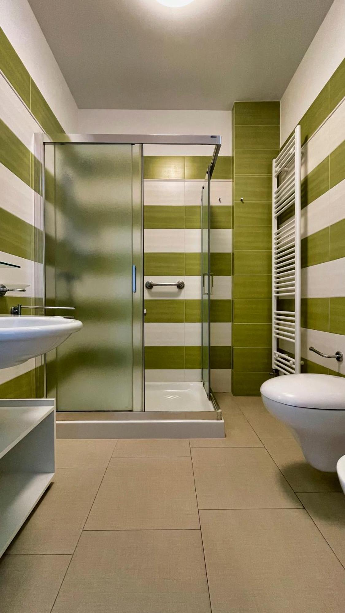 Two-Bedroom Apartment,1240853914:JPEG