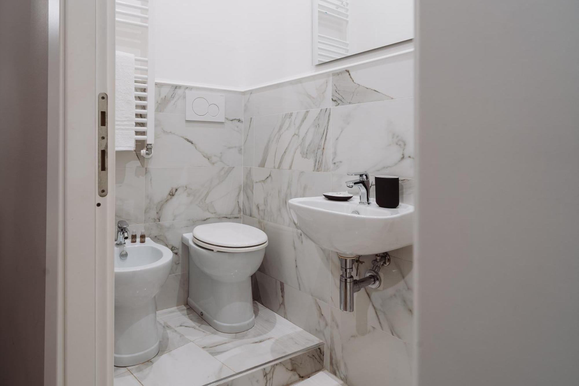Double Room Private Bathroom