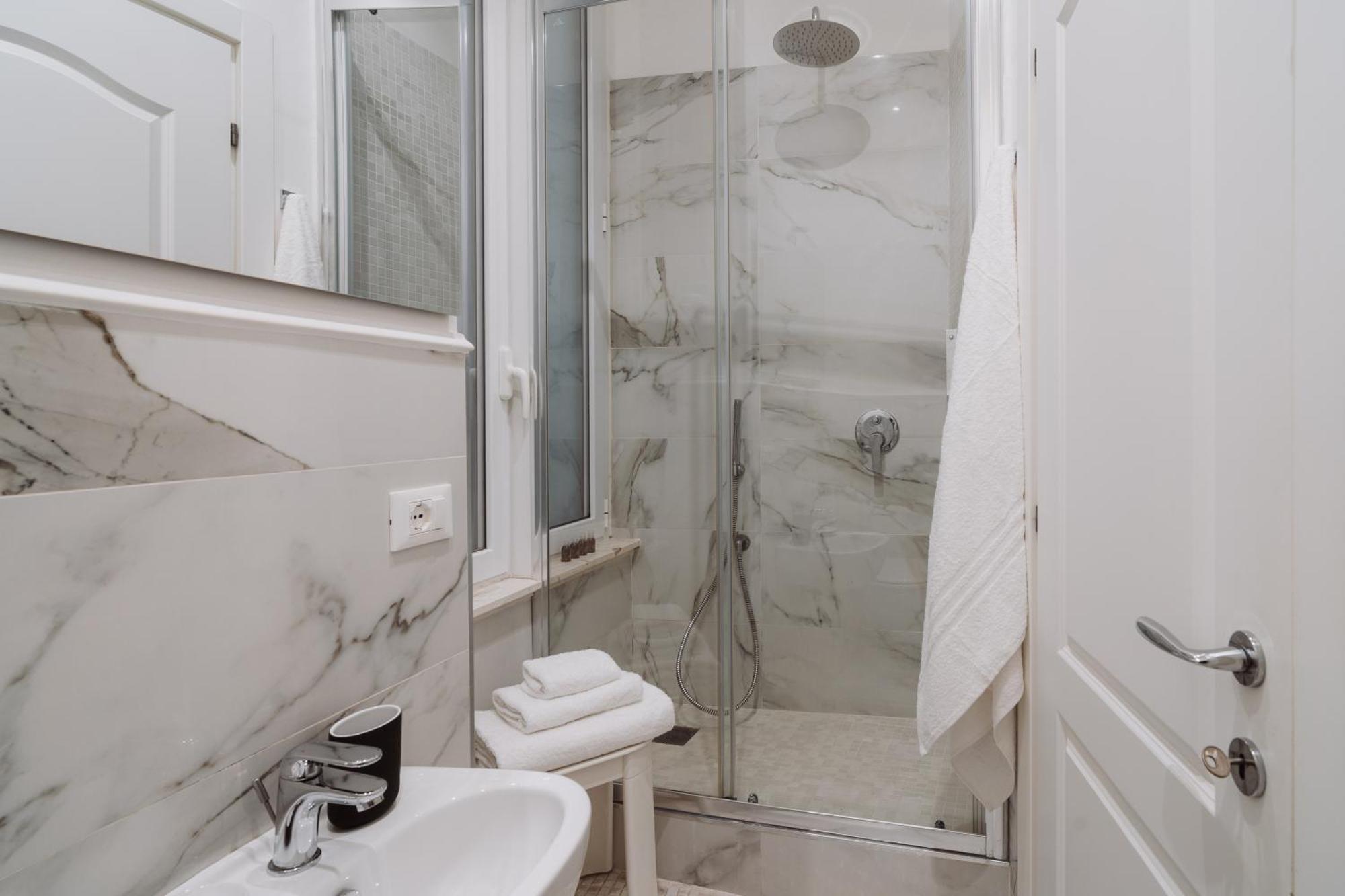 Double Room Private Bathroom