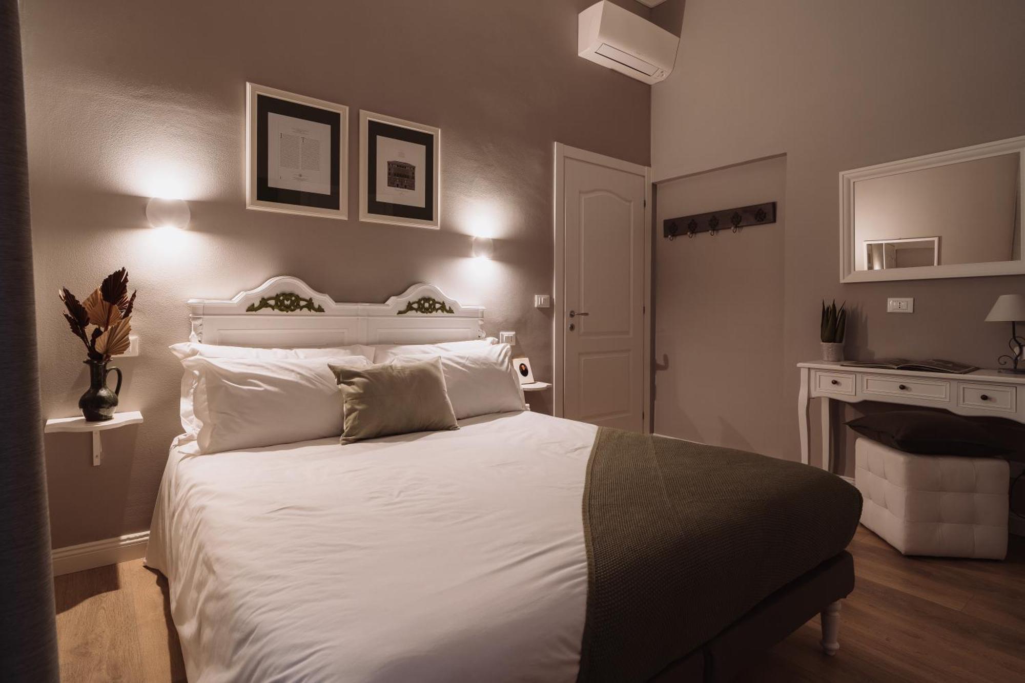 Double Room Private Bathroom