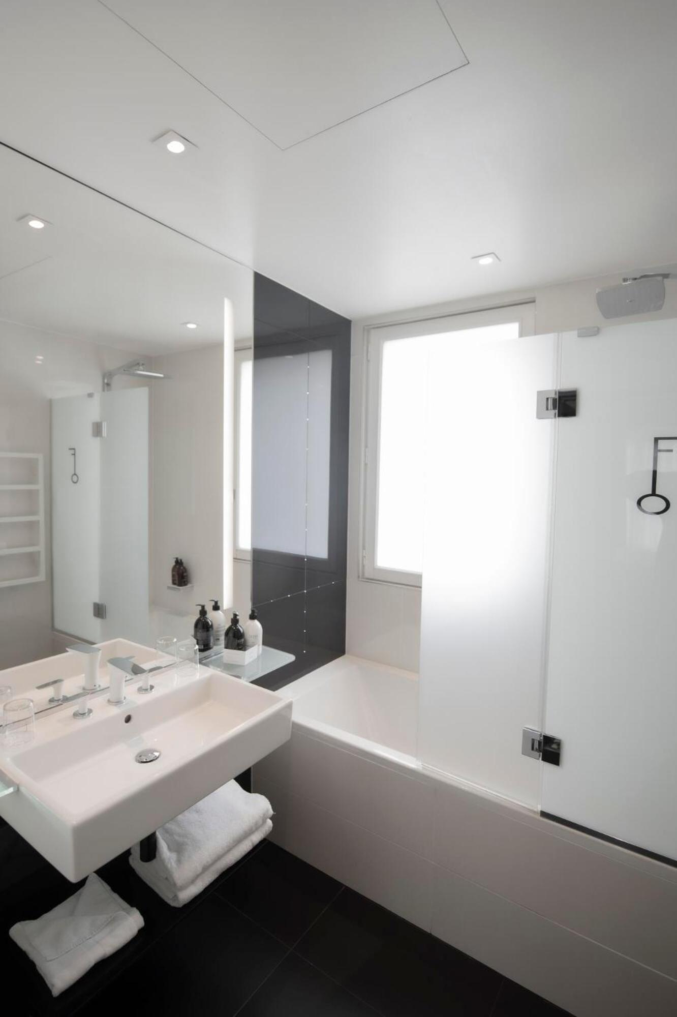 Suite with Terrace,1602345033:JPEG