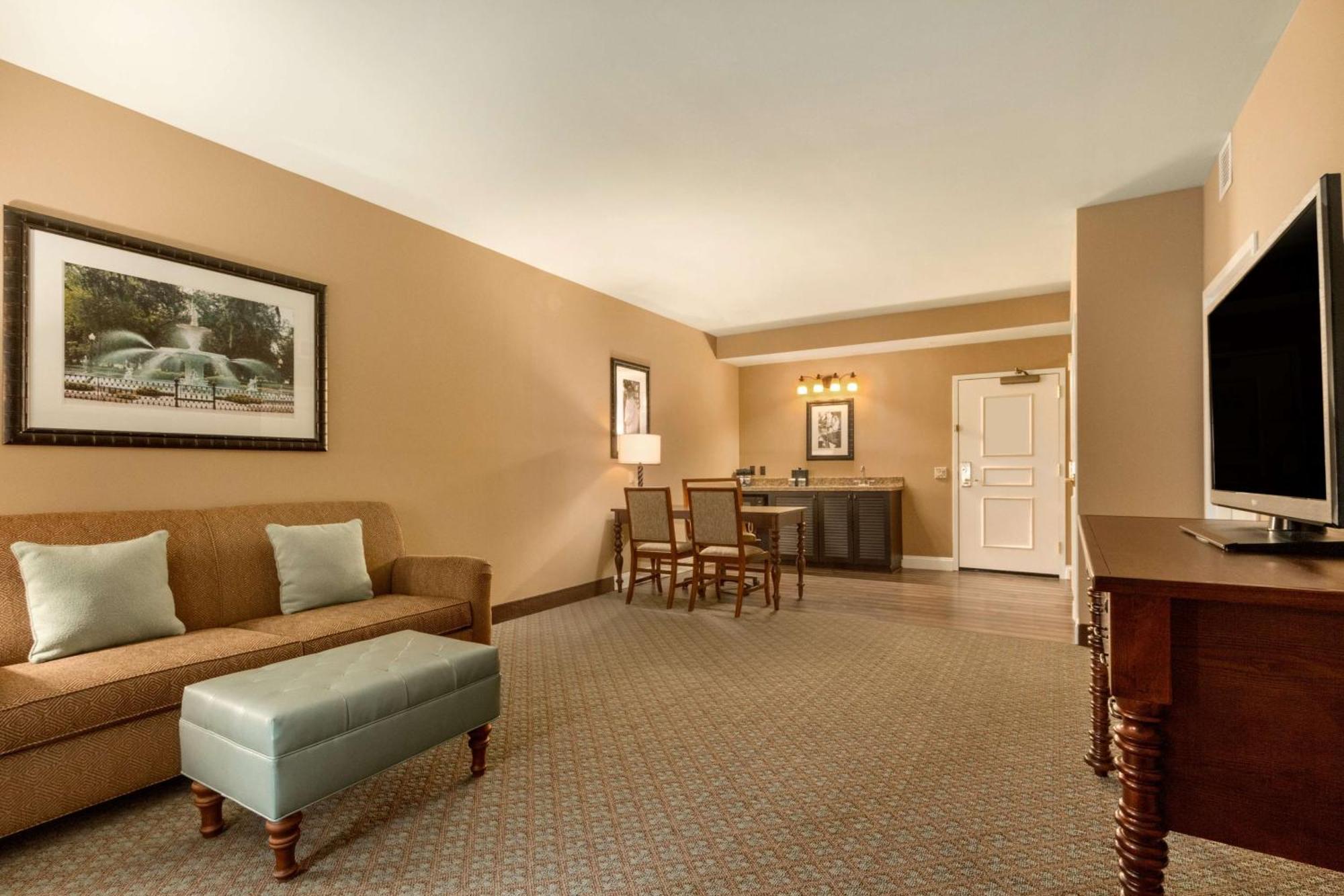 King Suite Non-Smoking