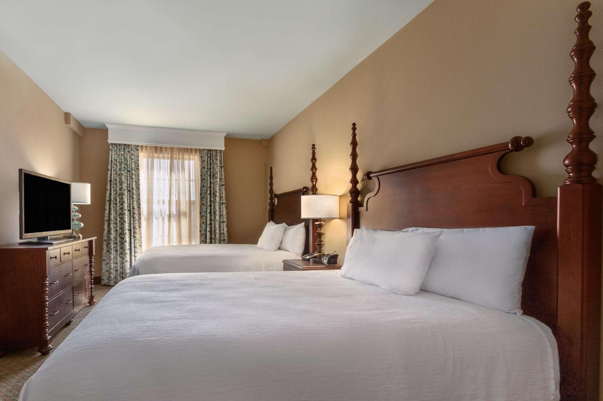 Two Room Suite Two Queen Beds Hearing Access