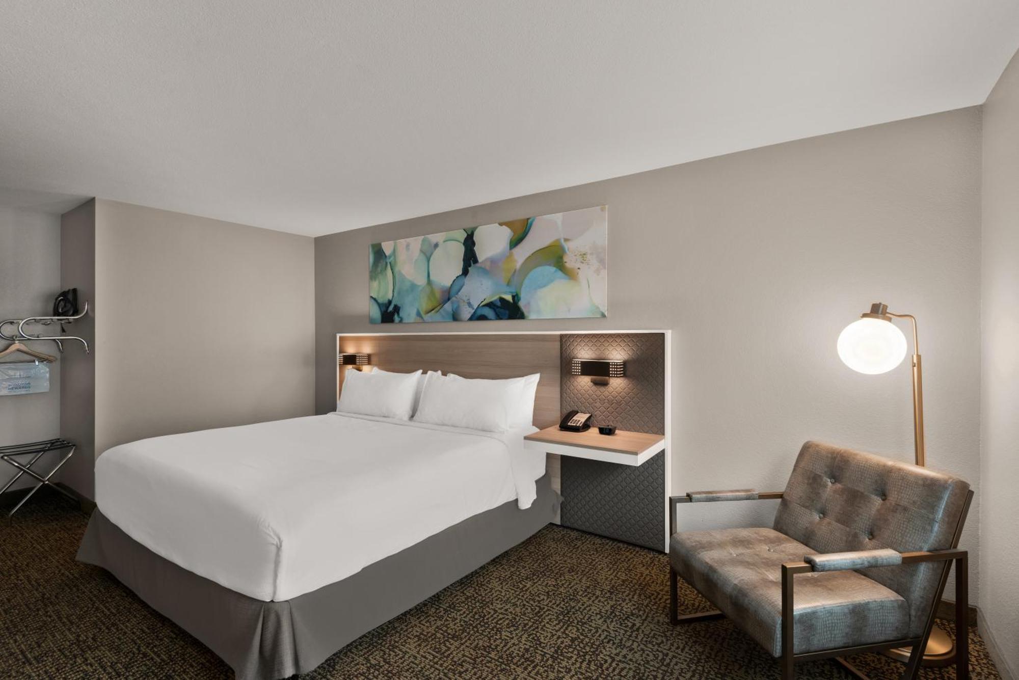 King Room Roll Shower Mobility Access or Non-Smoking