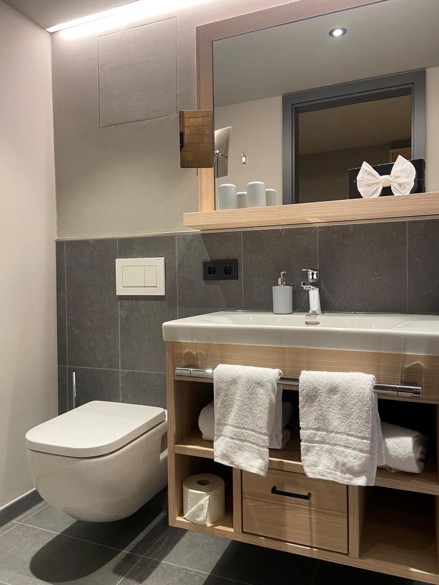Standard Double Room,1499866783:JPEG