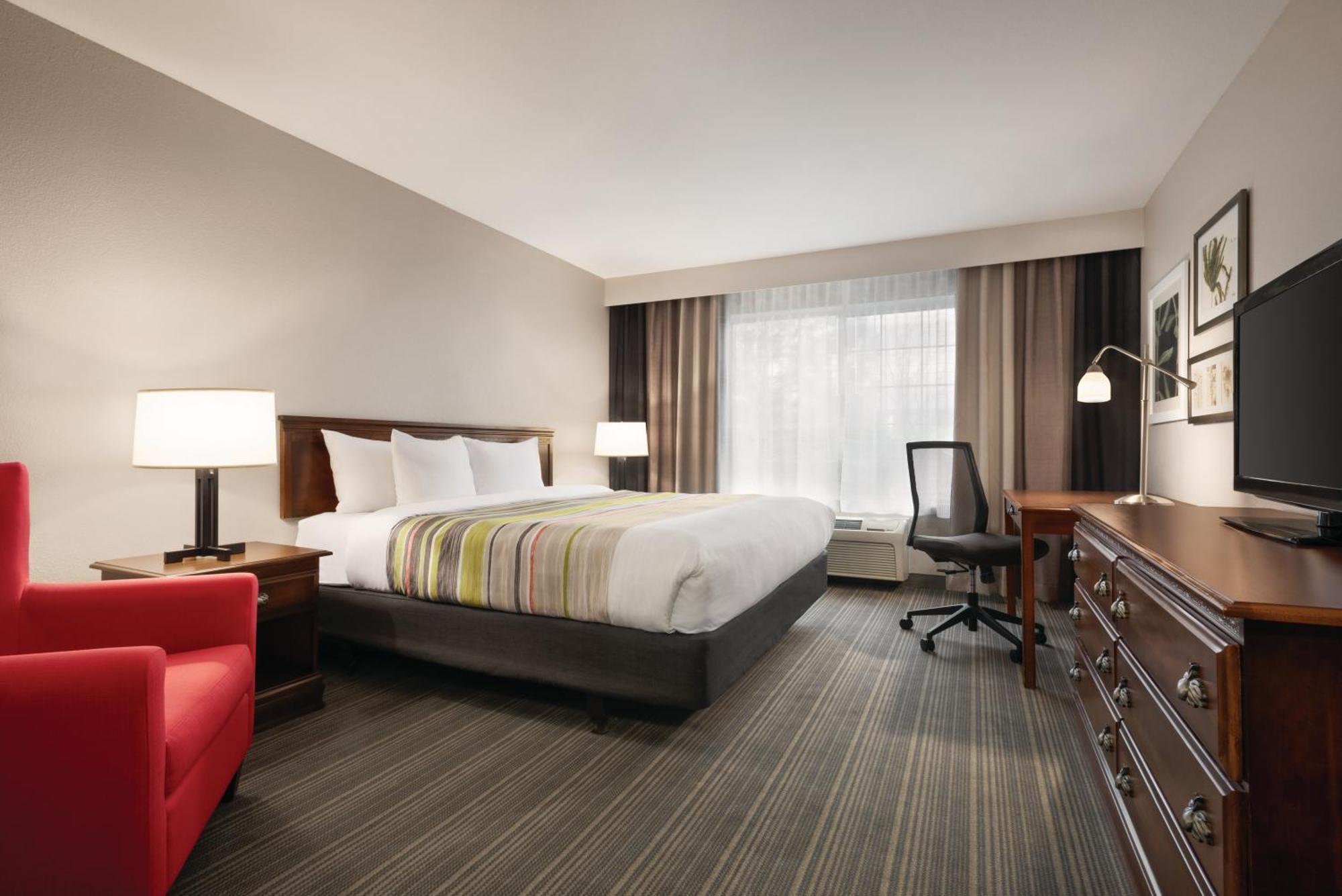 King Room with Roll-In Shower - Disability Access/Non Smoking