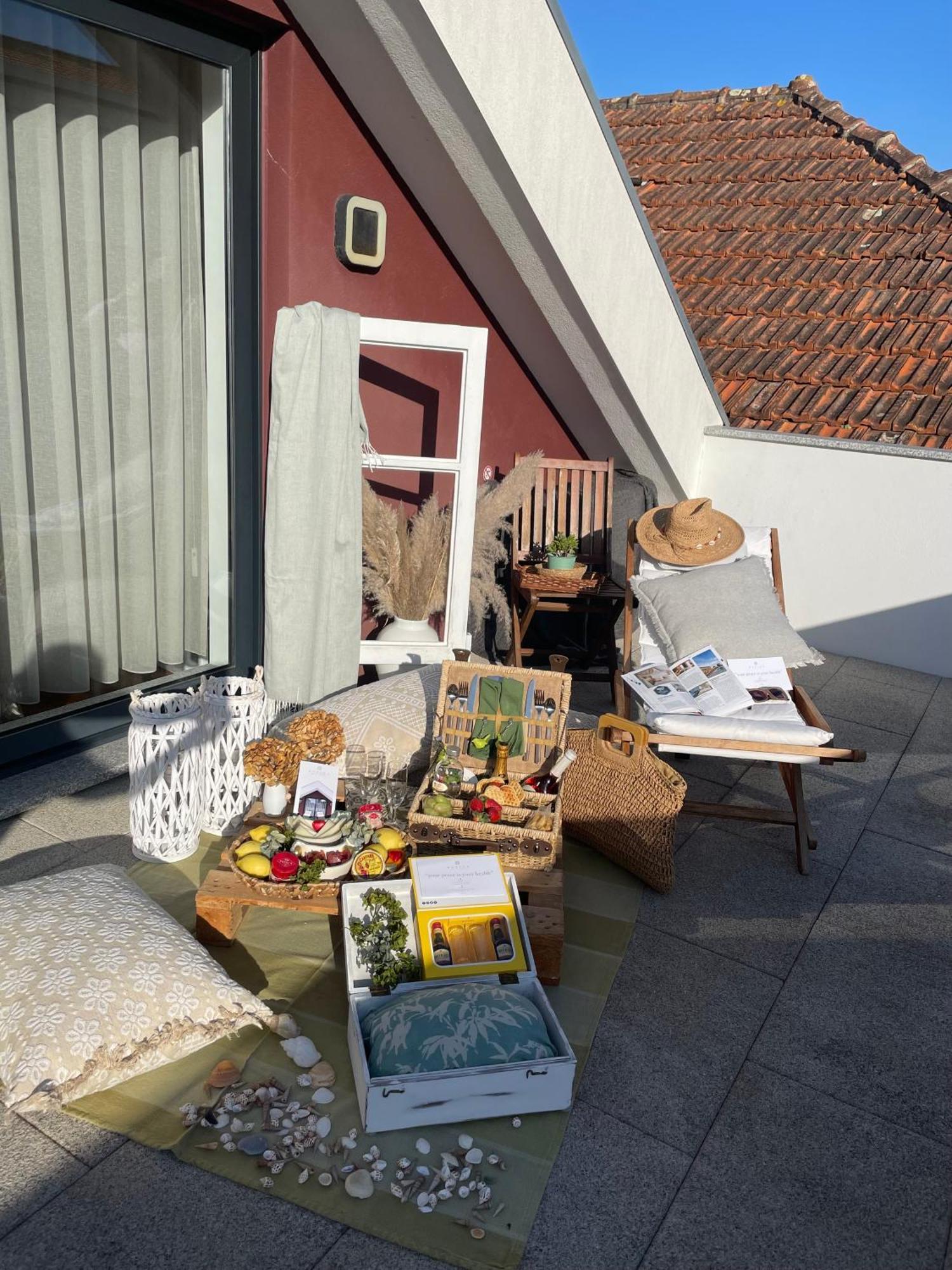 Studio Terrace,912053536:JPEG