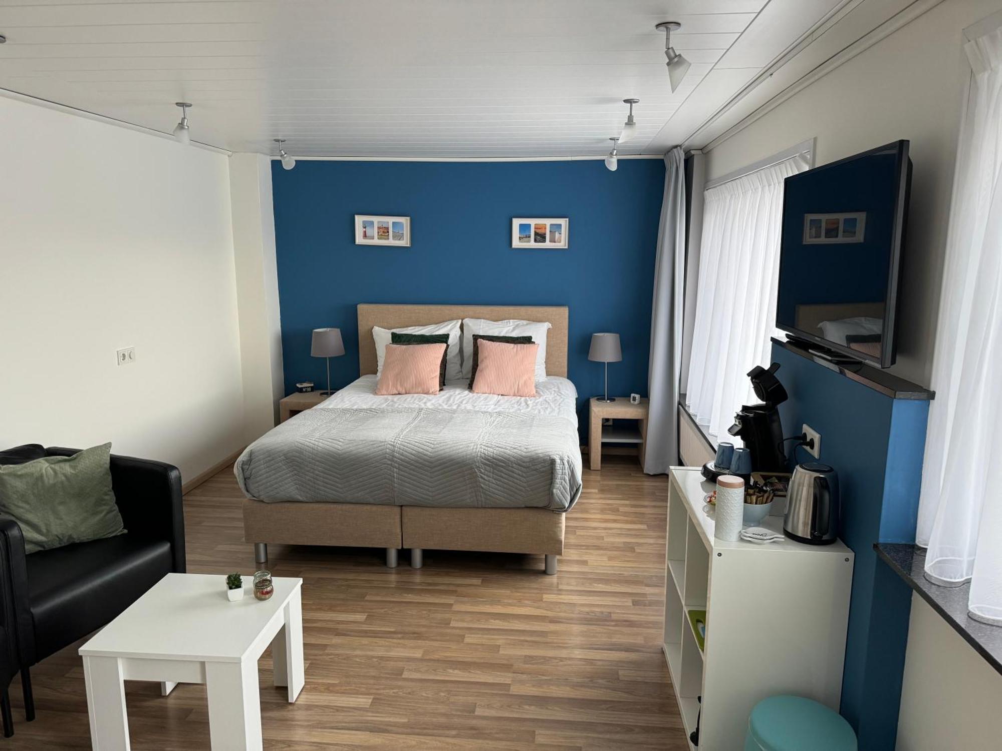 Deluxe Double Room Balcony,1033273952:JPEG
