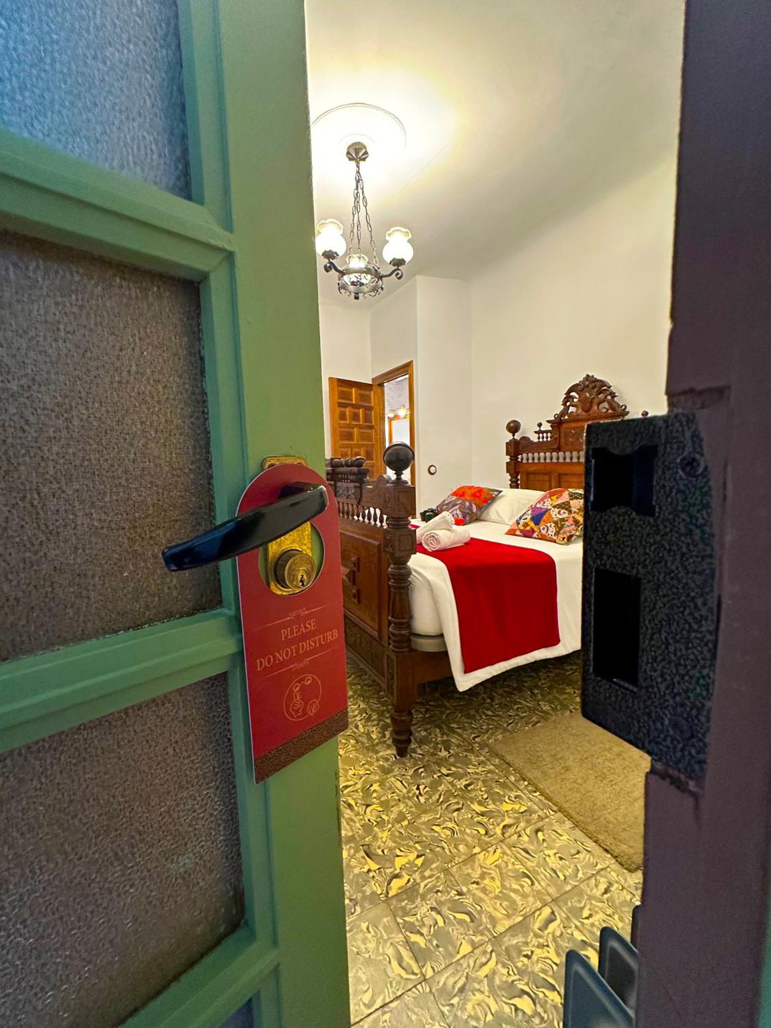 Large Double Room,1500111178:JPEG