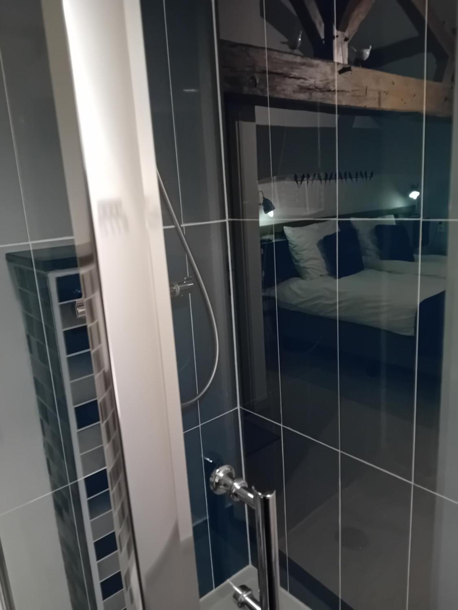 Double or Twin Room Bathroom,1518372991:JPEG