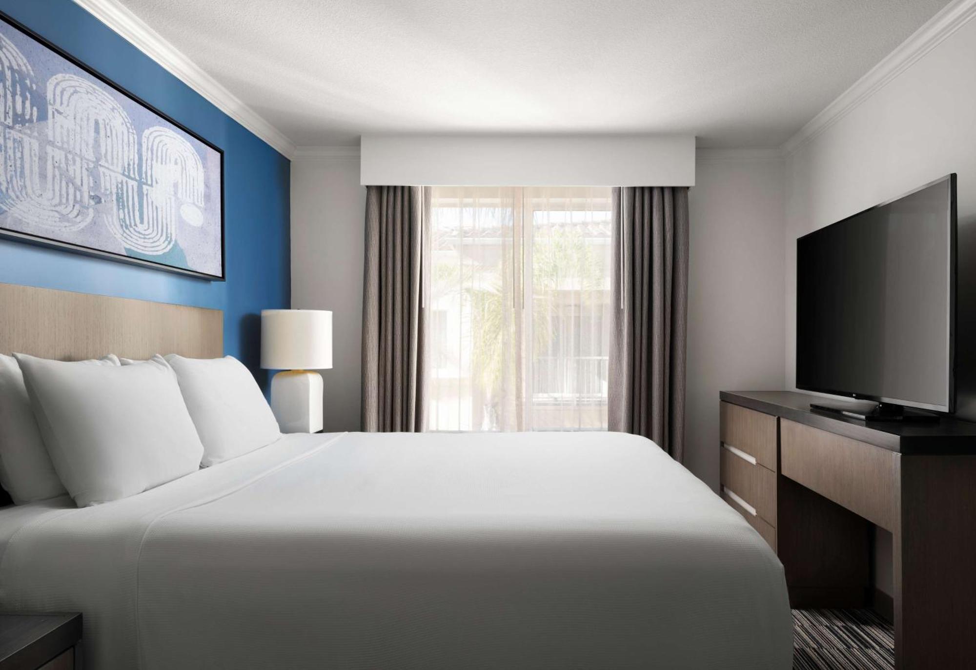 One-Bedroom King Suite,1607676047:JPEG