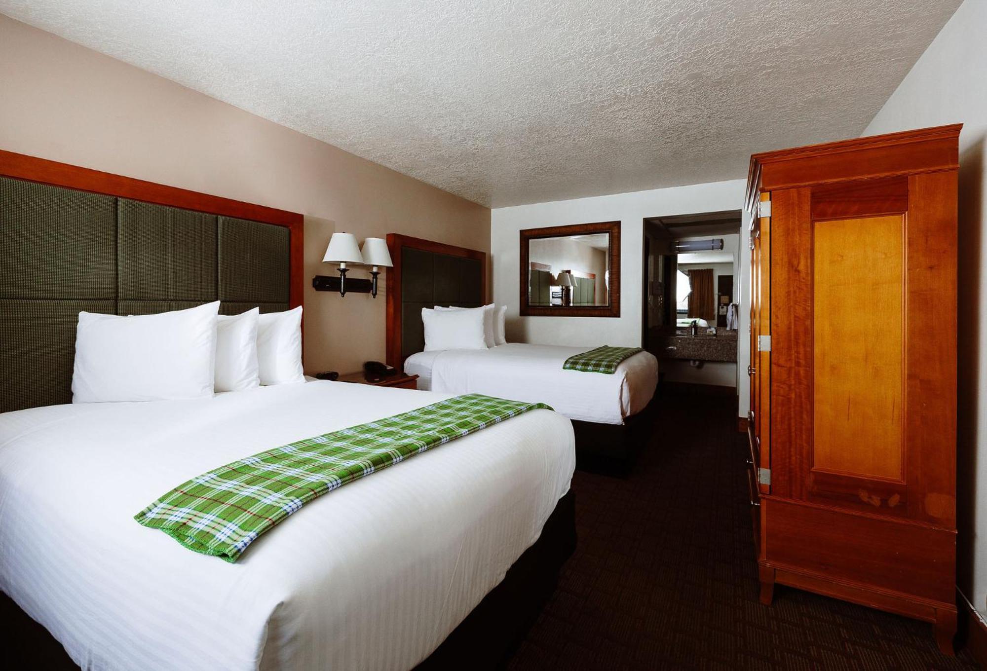 Queen Room Two Queen Beds
