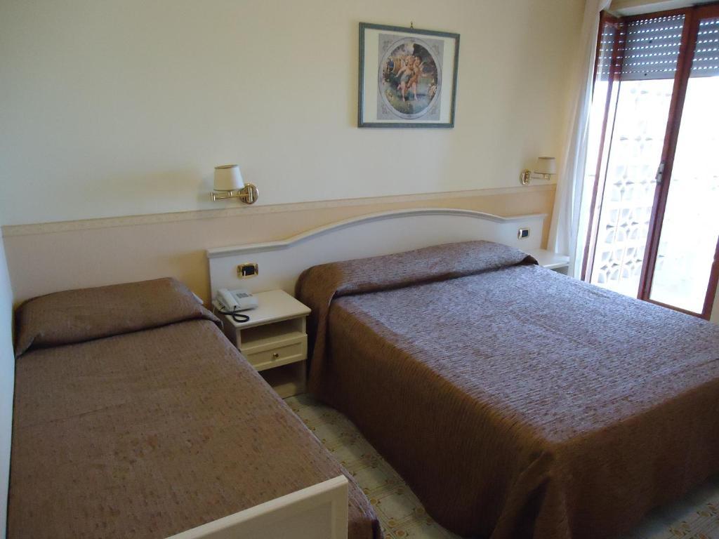 Triple Room,917214457:JPEG