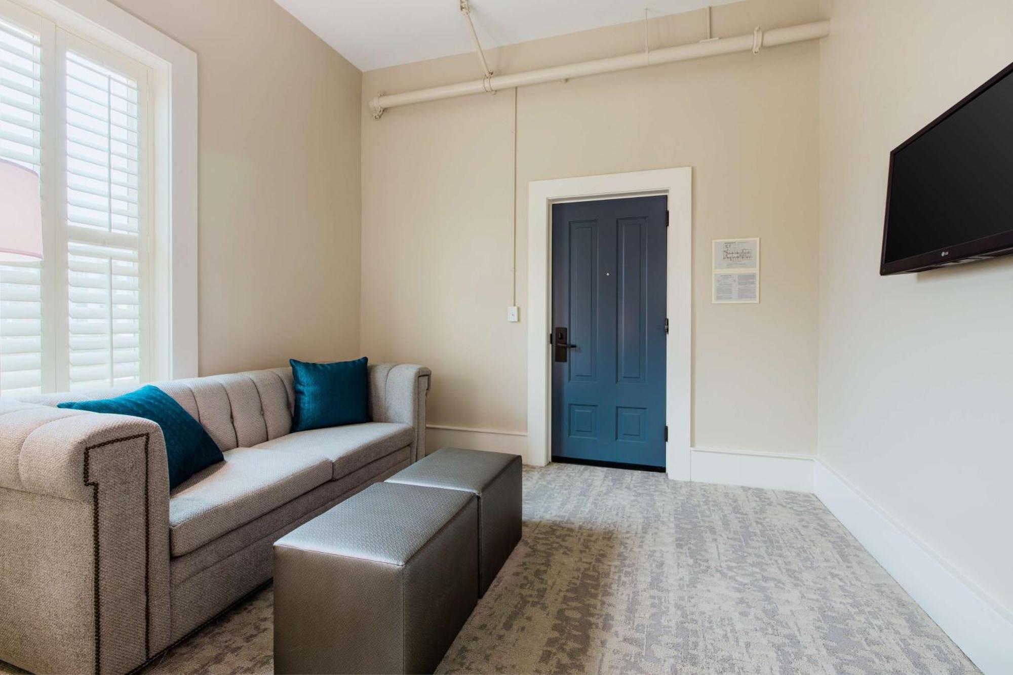 One-Bedroom King Suite
