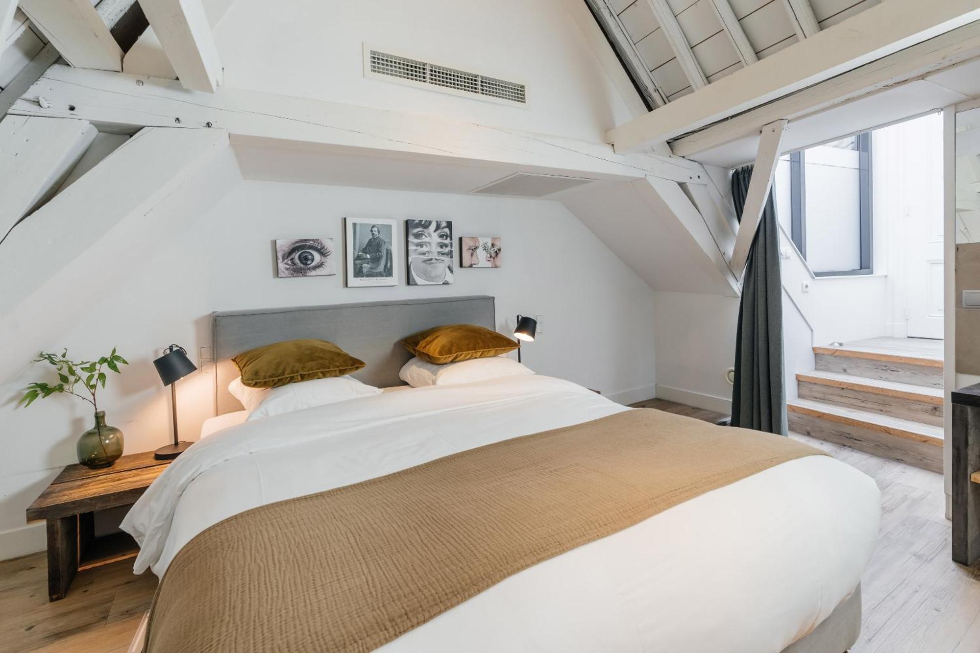 Small Double Room,1518752962:JPEG
