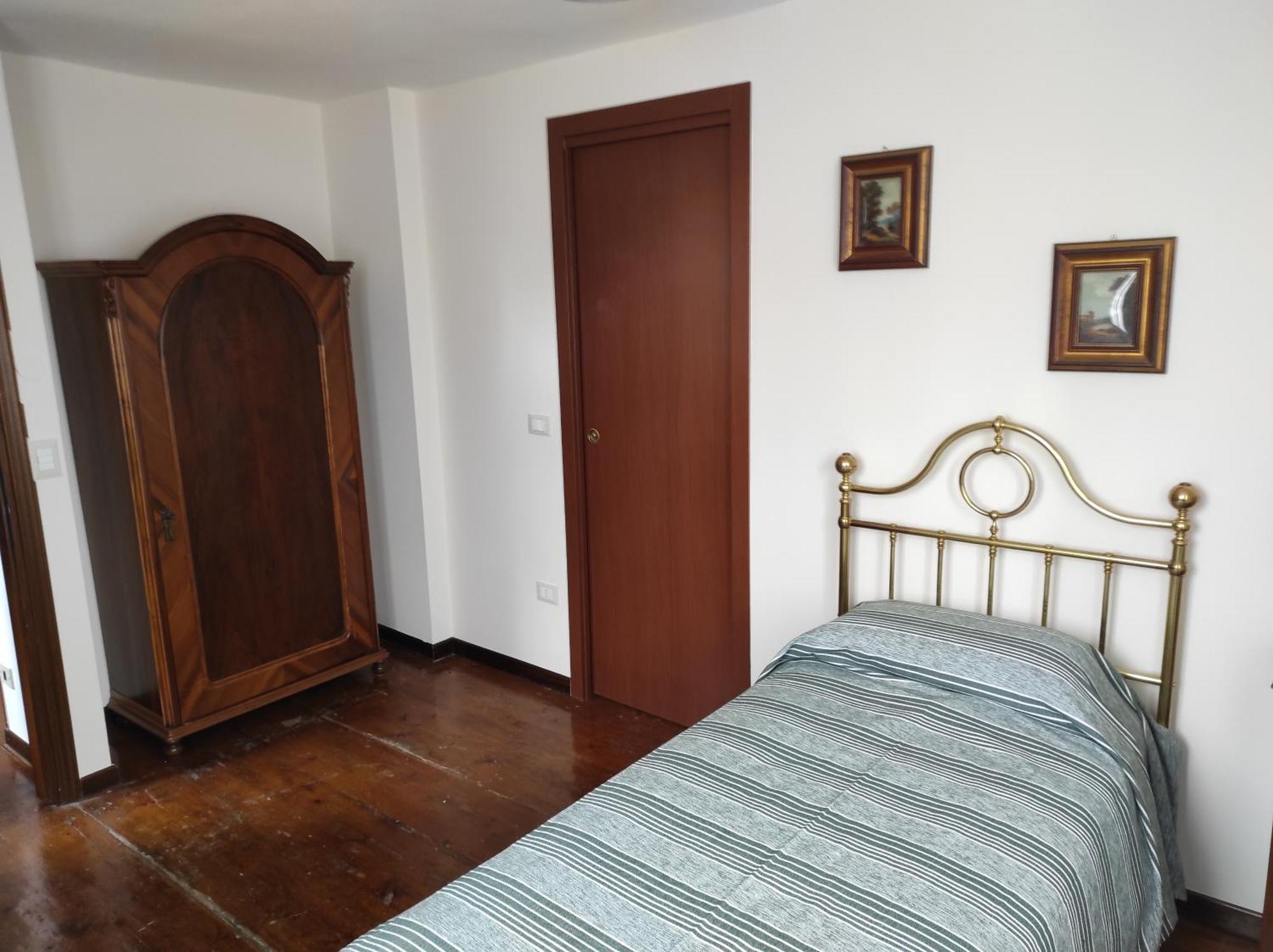 Single Room Bathroom
