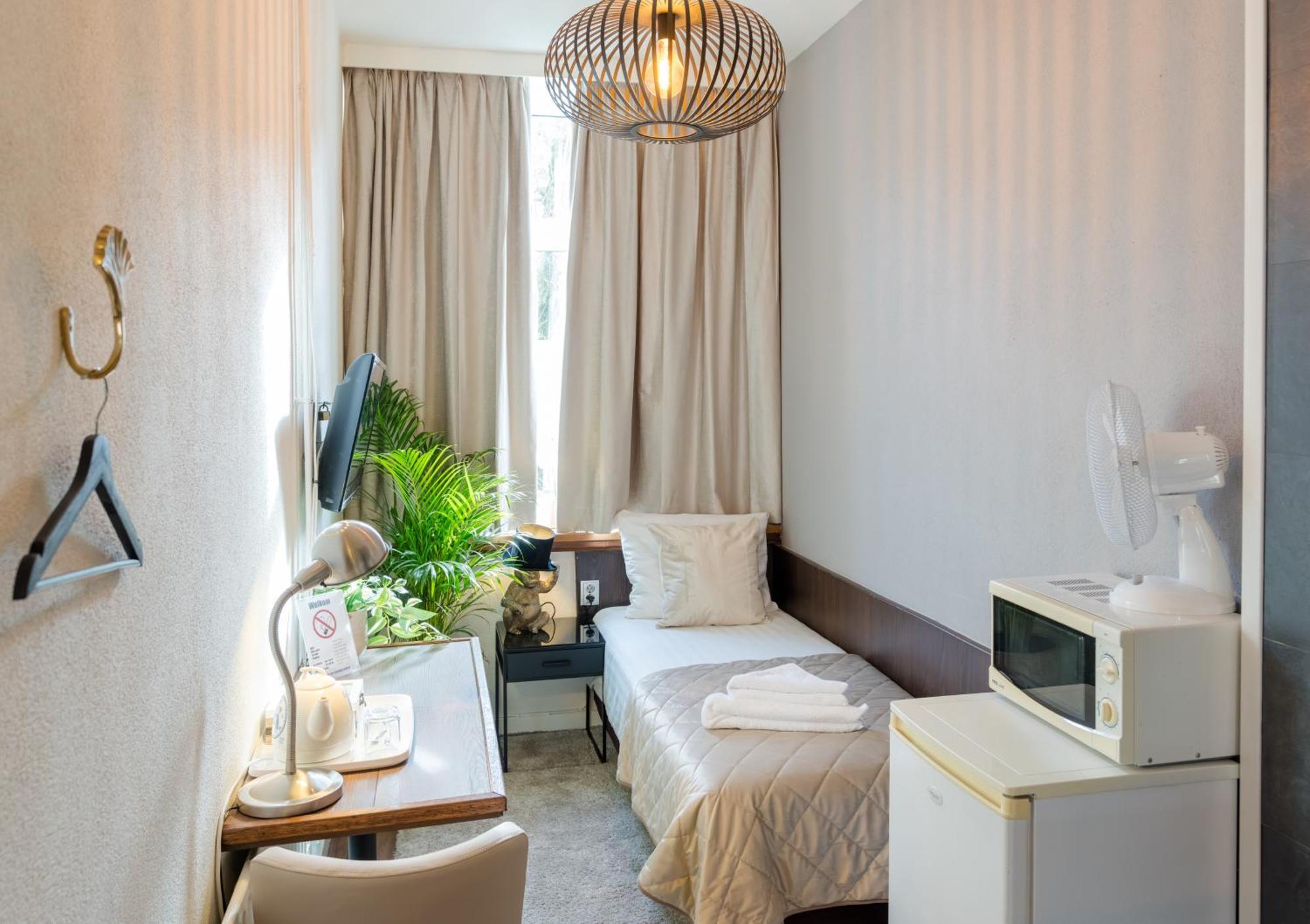 Single Room Private Bathroom