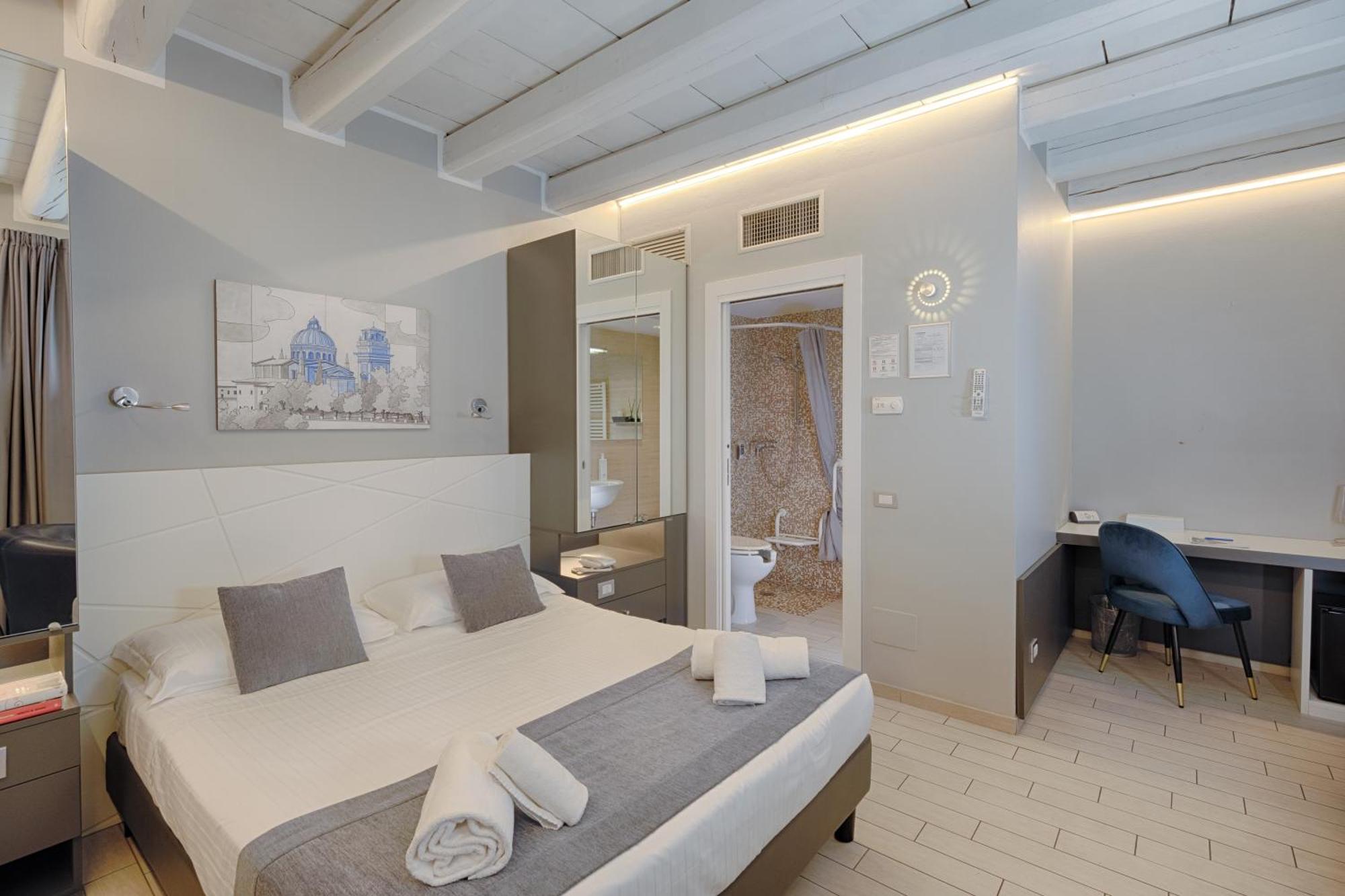 Queen Room Disable Bathroom Annex