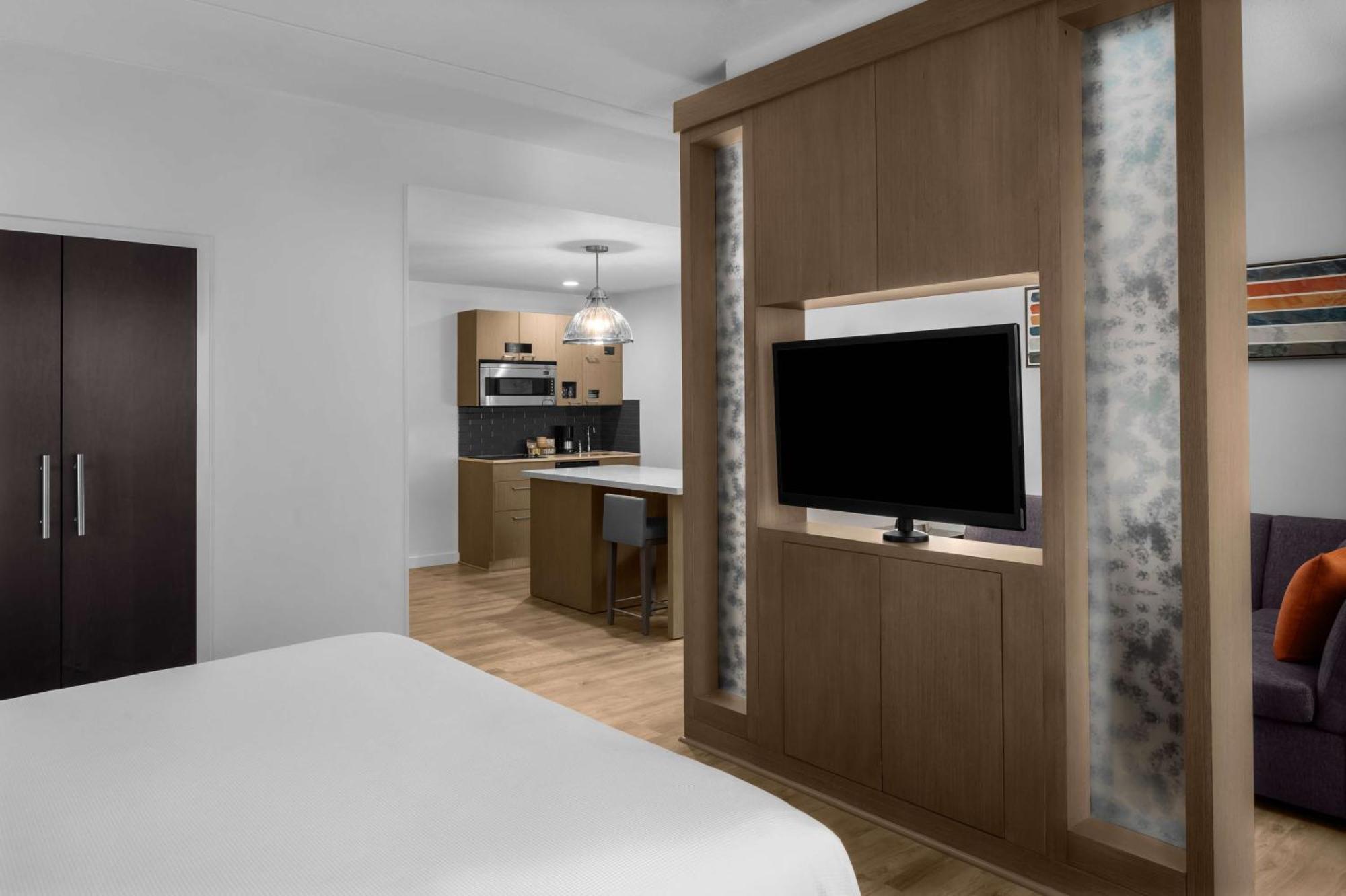 King Studio Suite