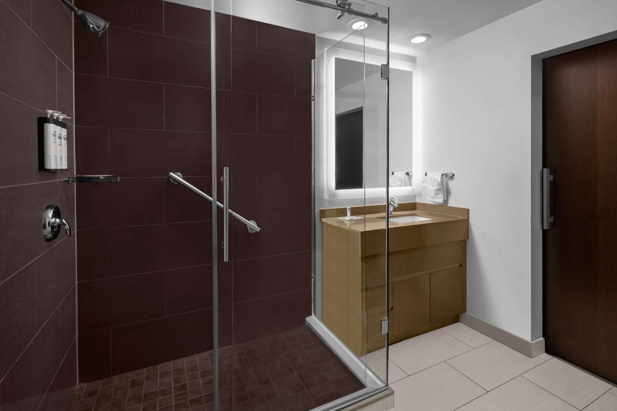 King Studio Suite