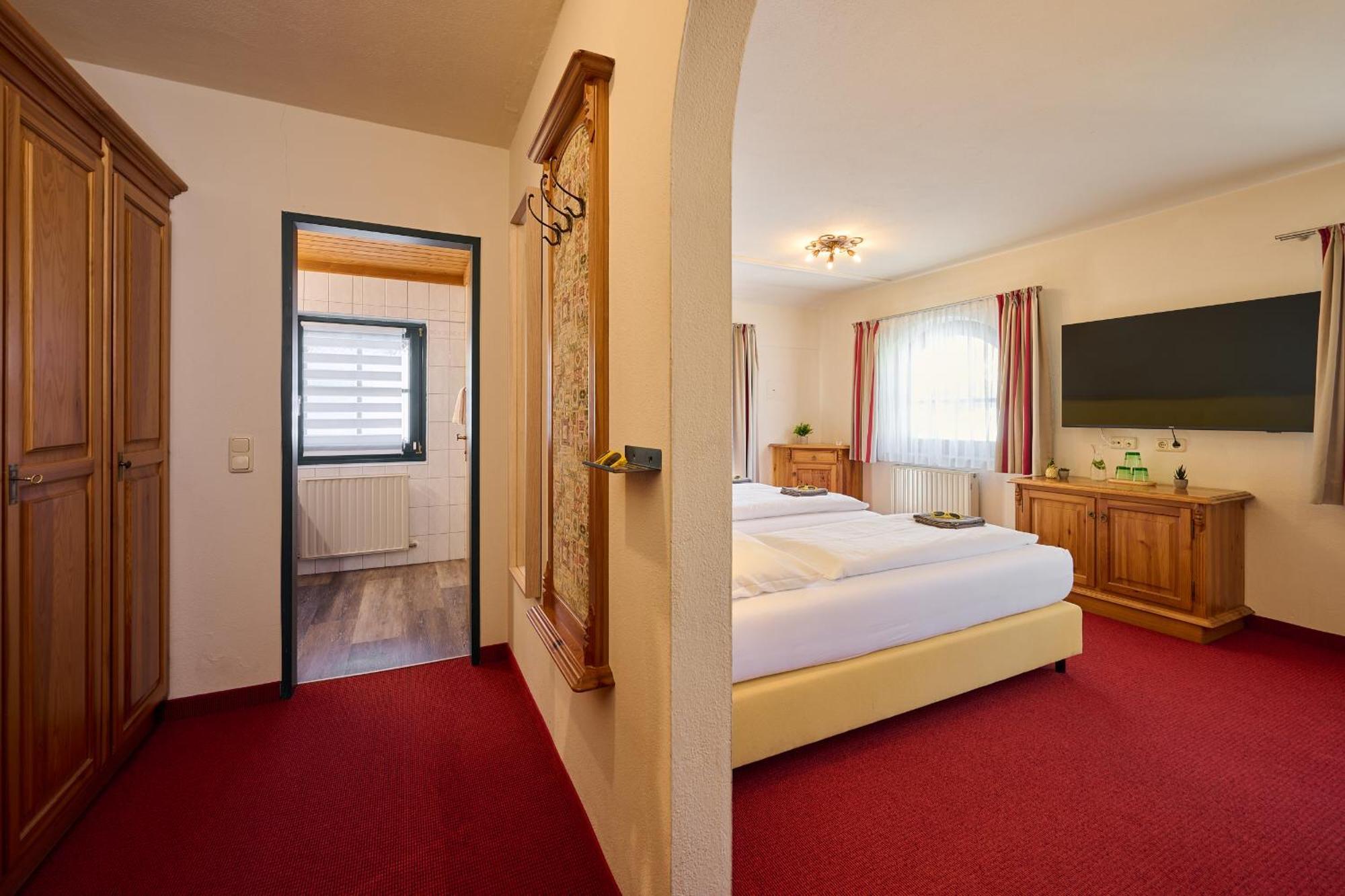 Superior Quadruple Room,1706866648:JPEG