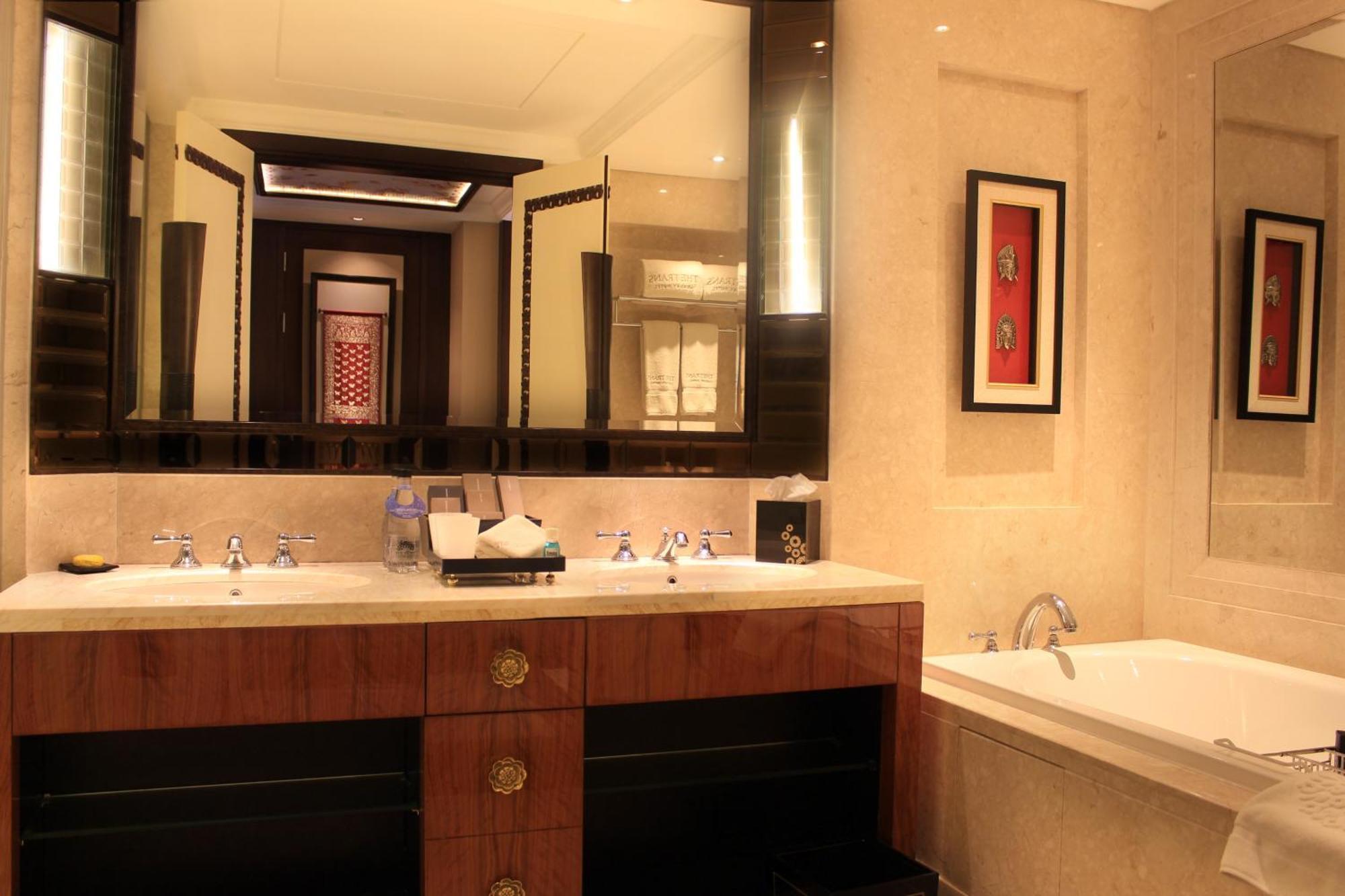 Premier King Room