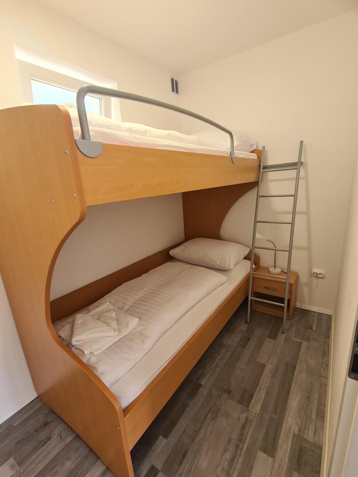 One-Bedroom Apartment,1504763962:JPEG