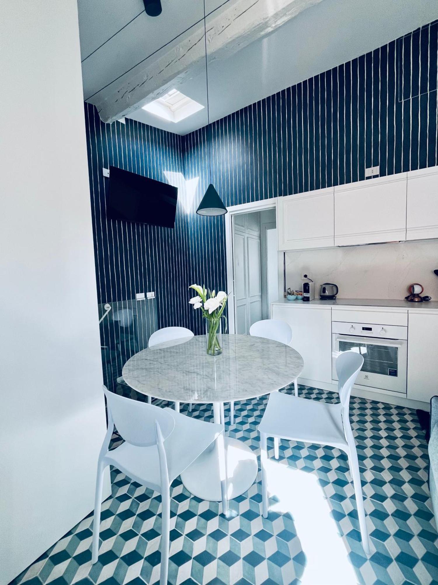 Deluxe Apartment