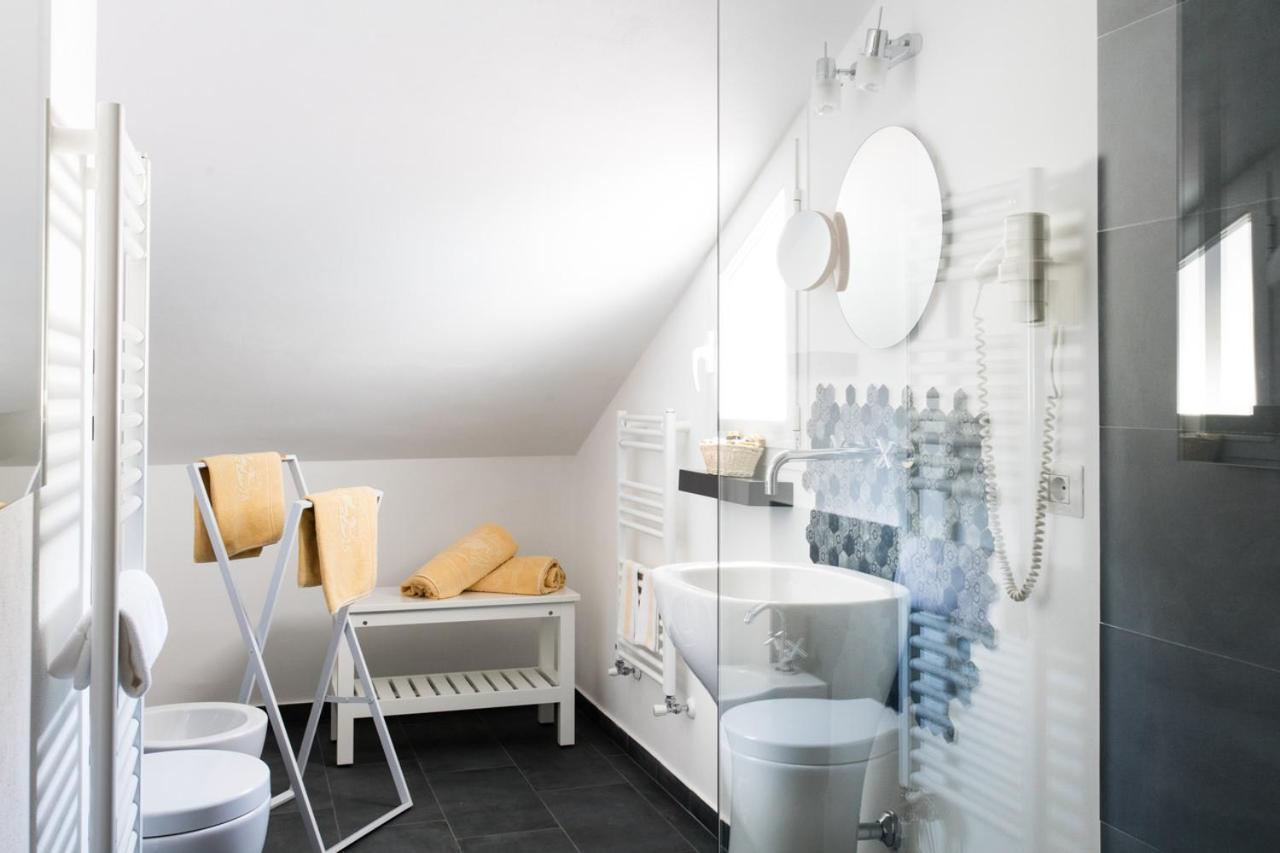 Deluxe Double or Twin Room Pool View