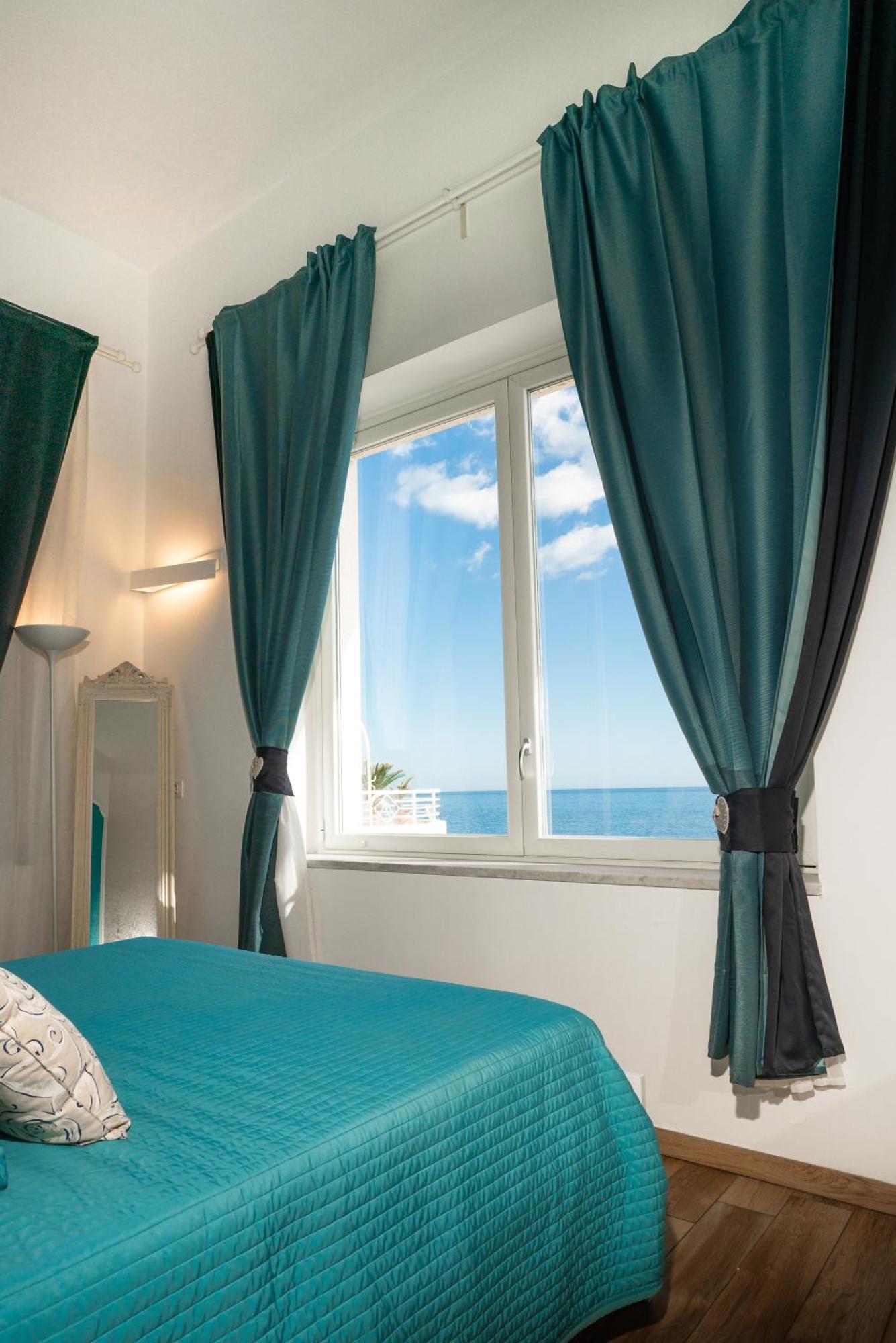 Deluxe Double Room Sea View