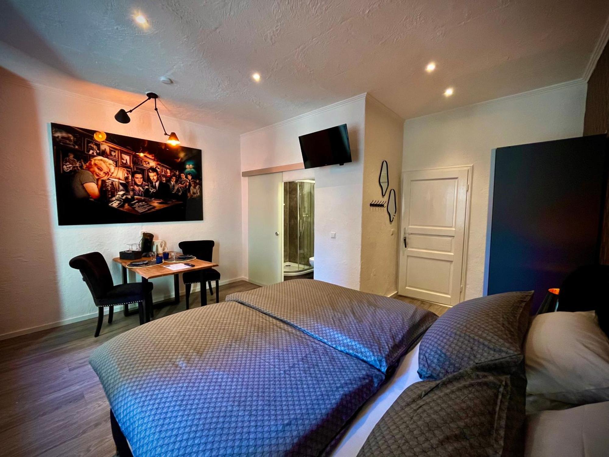 Double Room Private Bathroom
