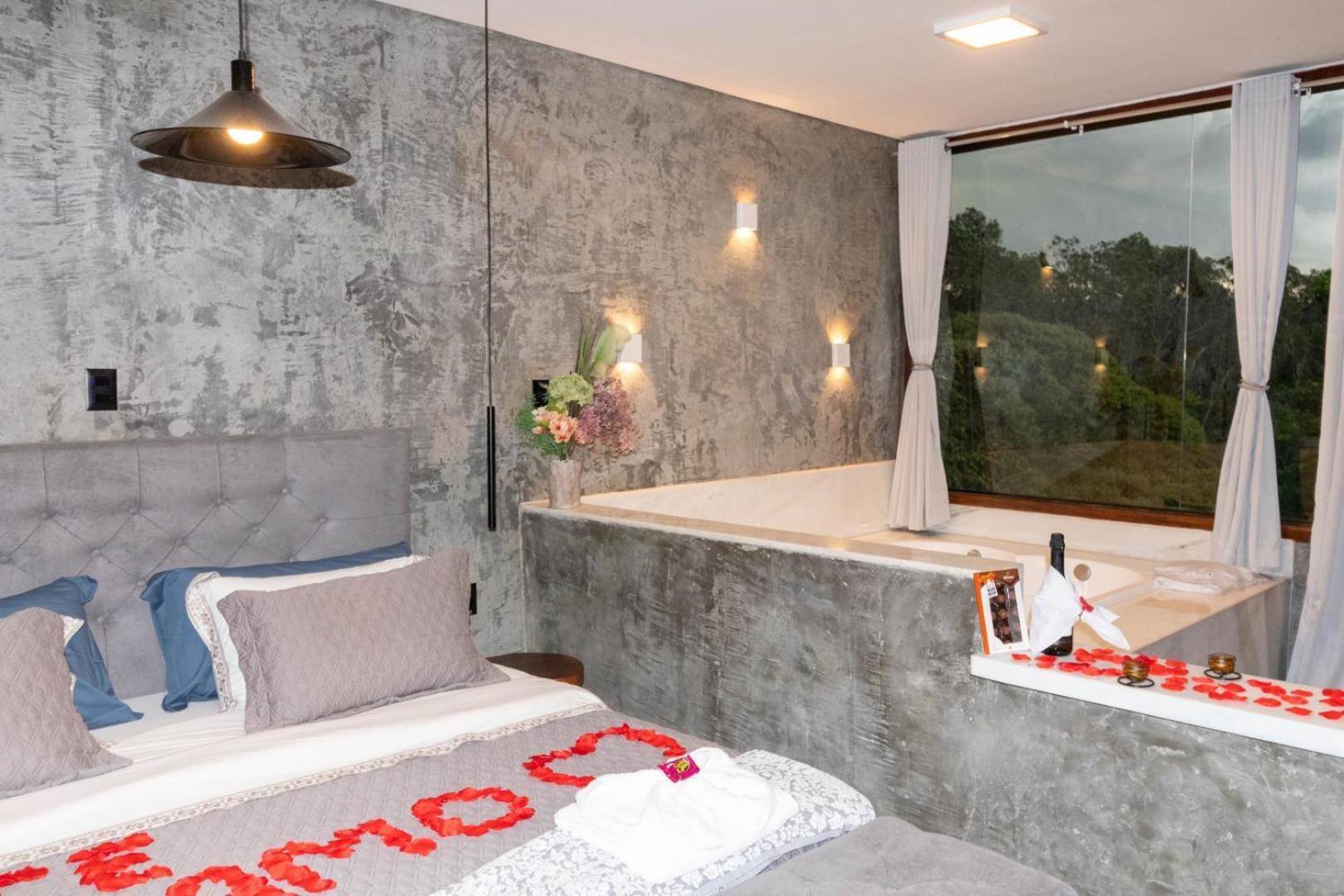King Suite Spa Bath