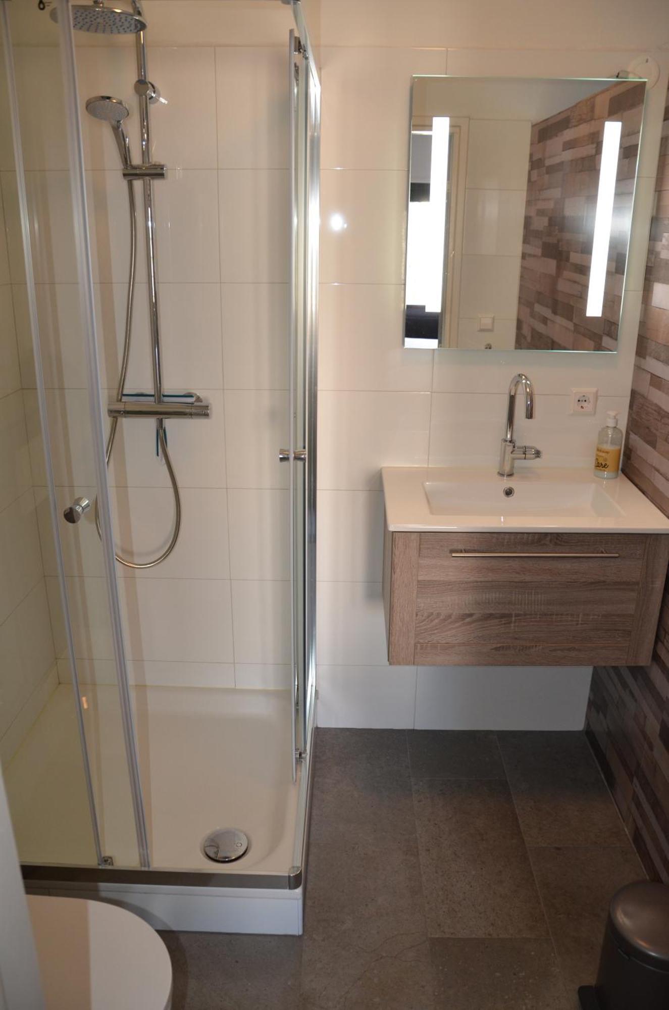 Double or Twin Room Private Bathroom
