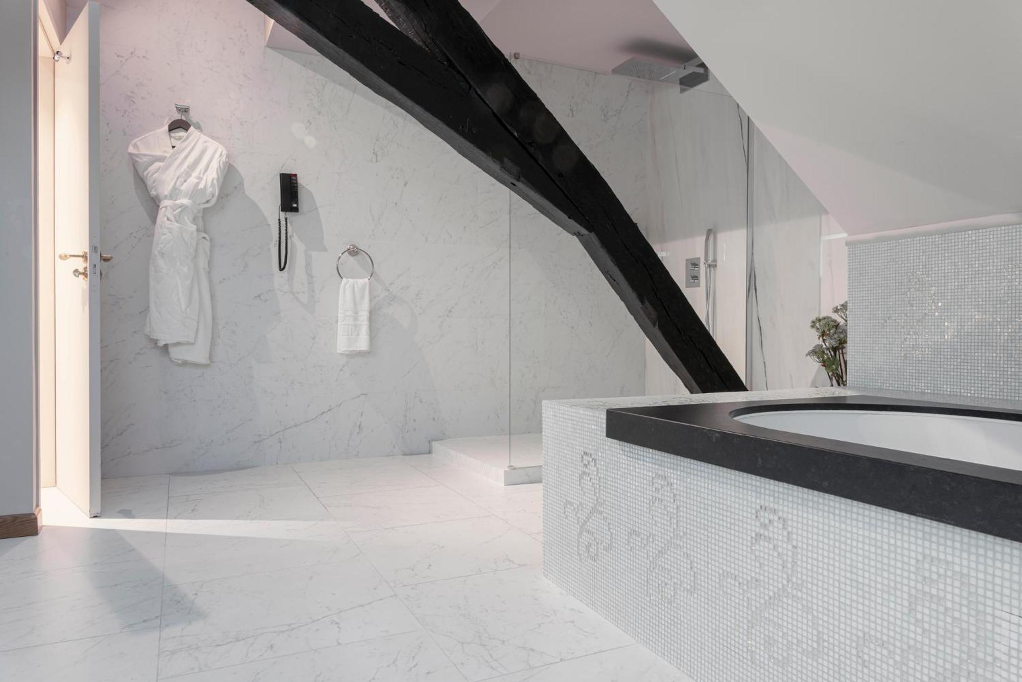 Signature Suite