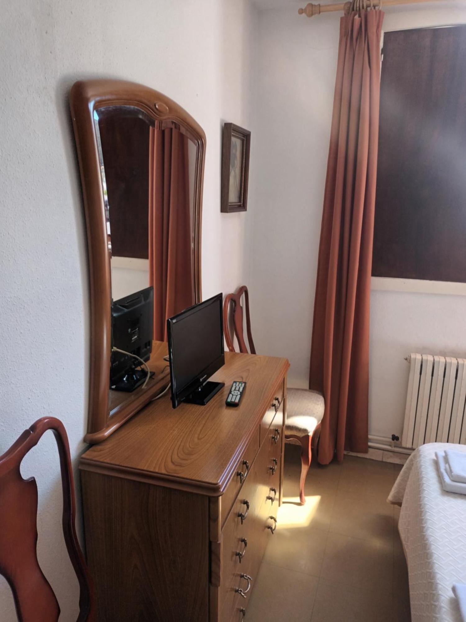Budget Single Room