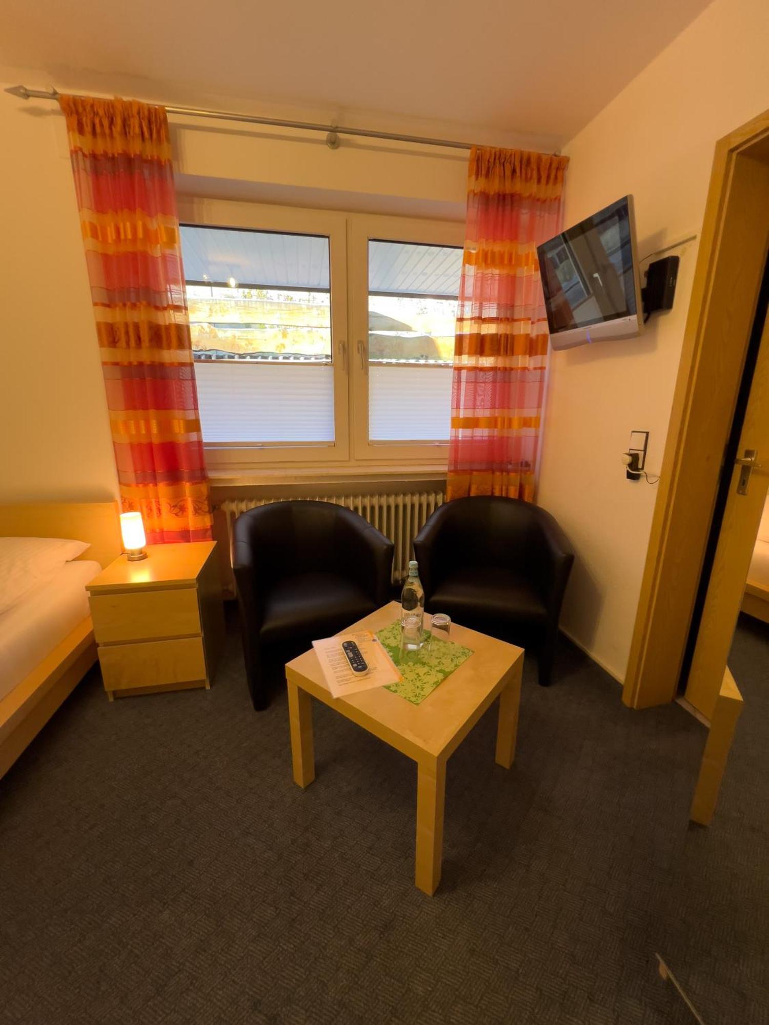 Twin Room,1509271927:JPEG