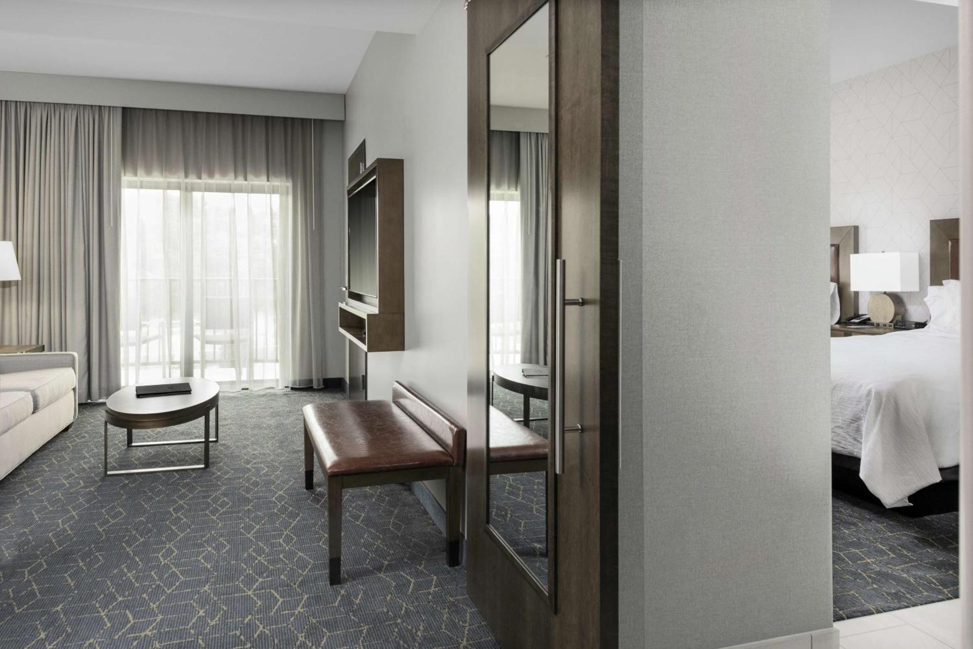 Two-Room Suite Two Queen Beds