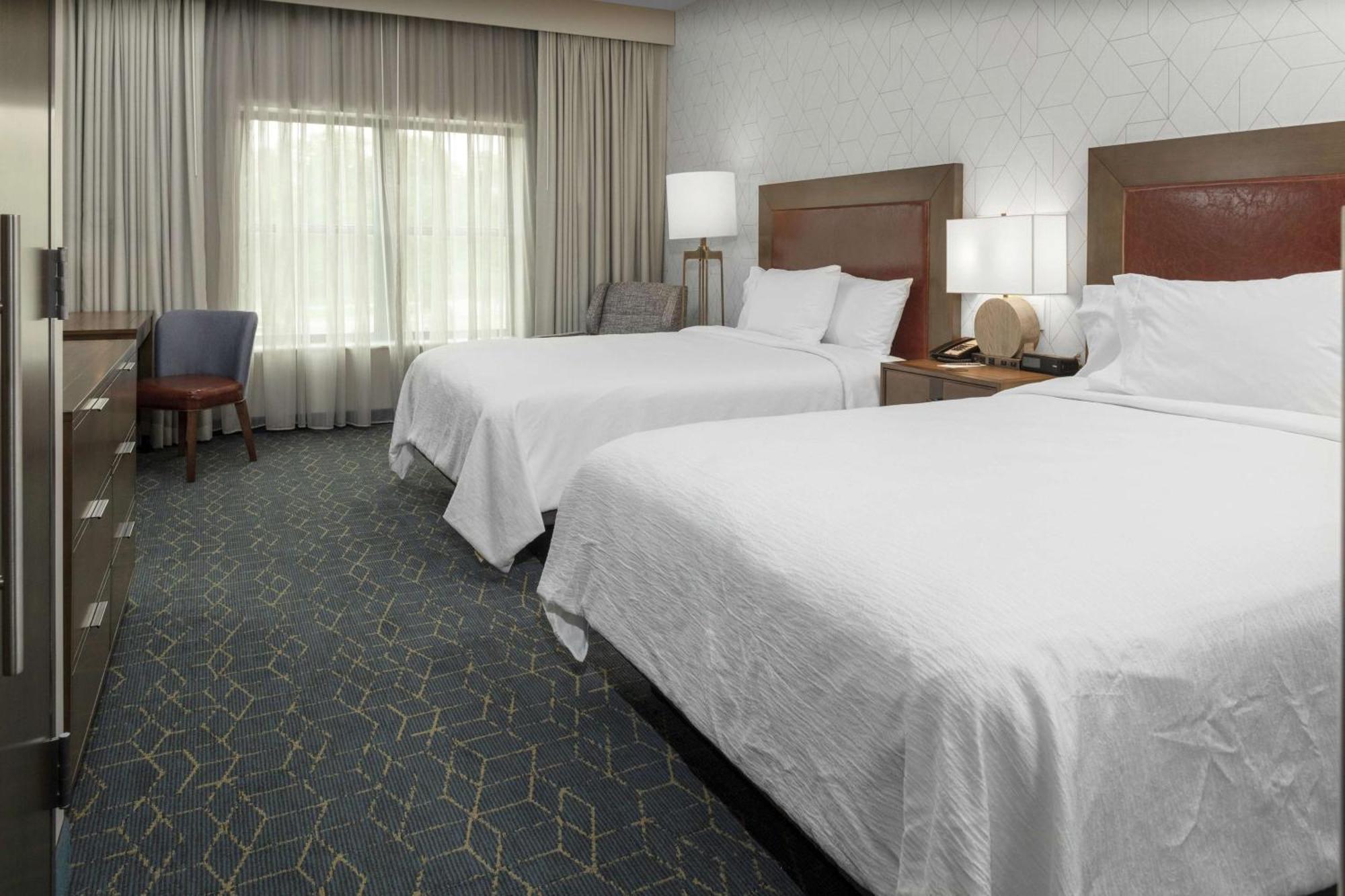 Two-Room Suite Two Queen Beds