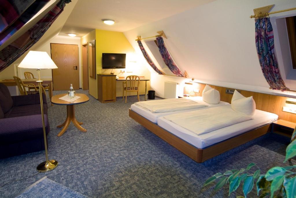 Double Room,15155896:JPEG