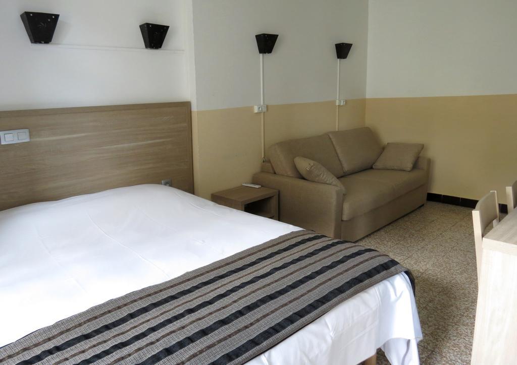 Standard Double or Twin Room,798822366:JPEG