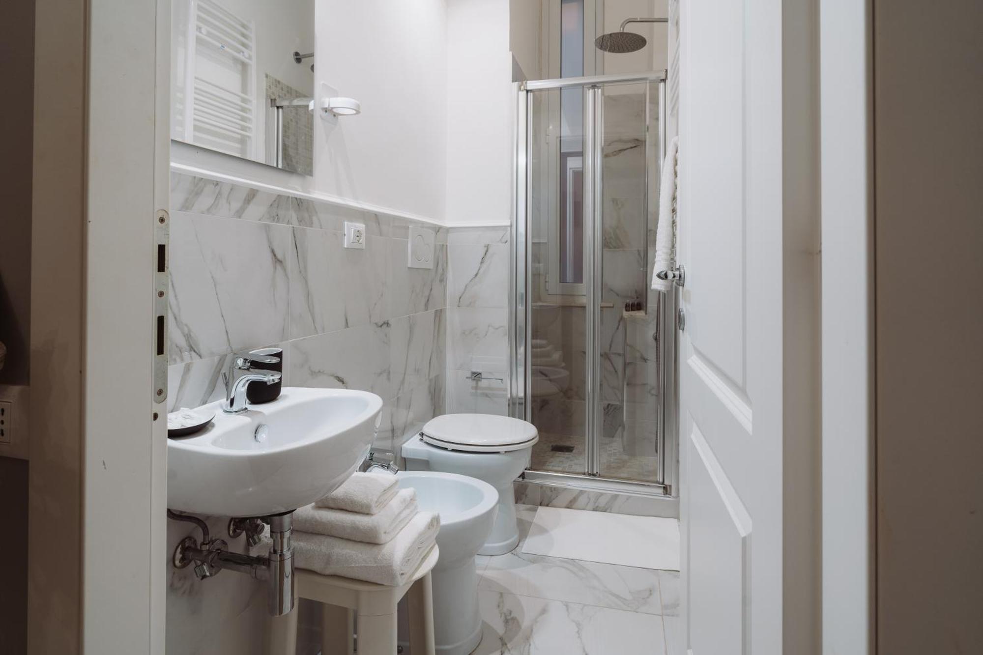 Double Room Private Bathroom
