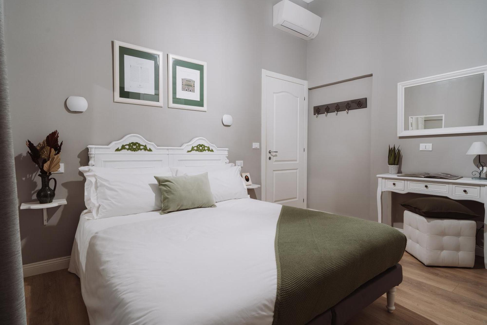 Double Room Private Bathroom