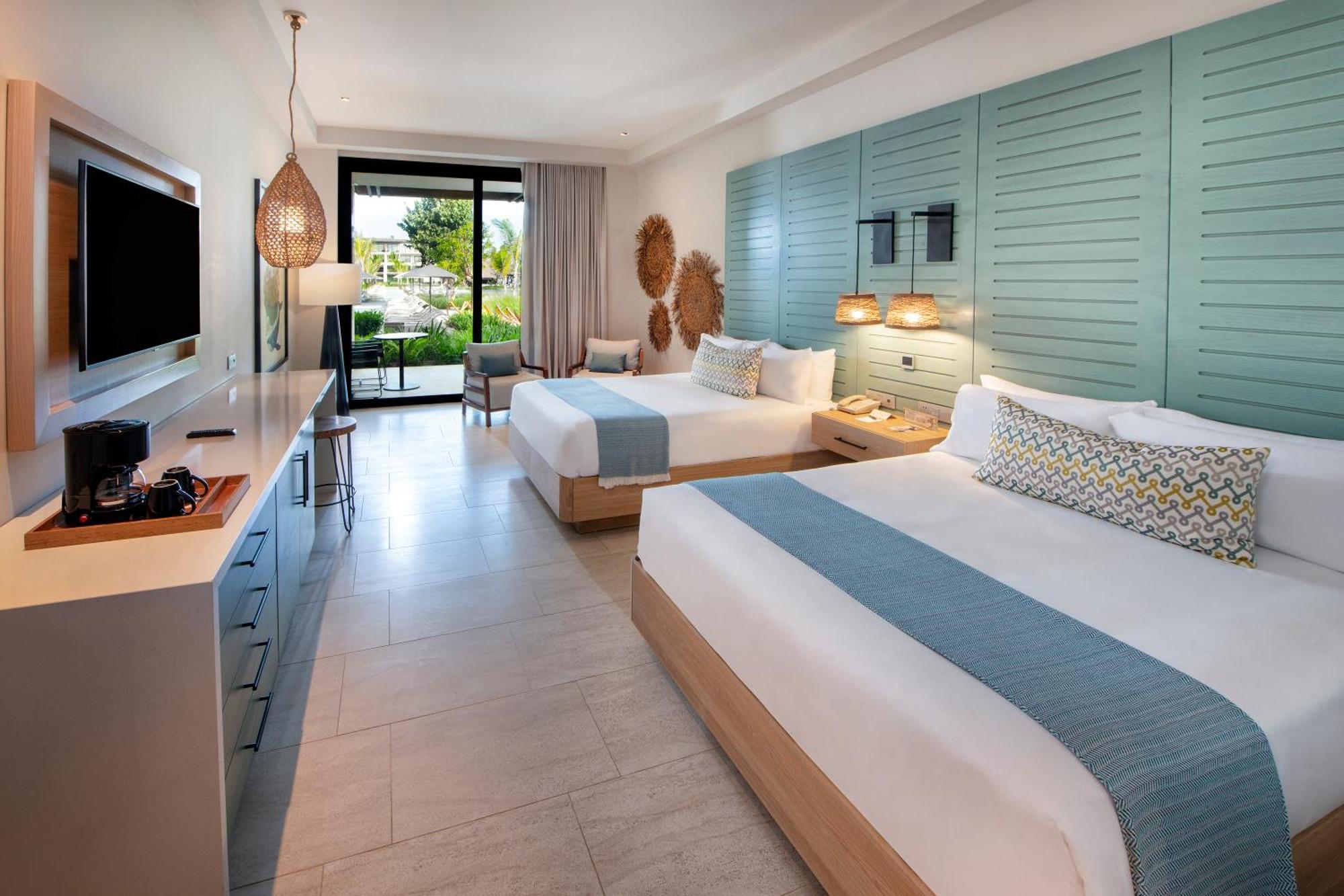 Resort Queen Pool View Junior Suite