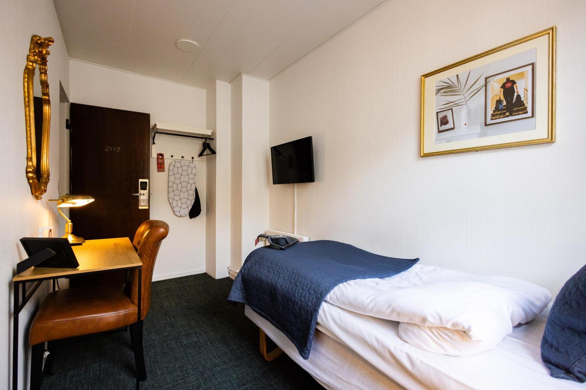 Single Room,1516321975:JPEG